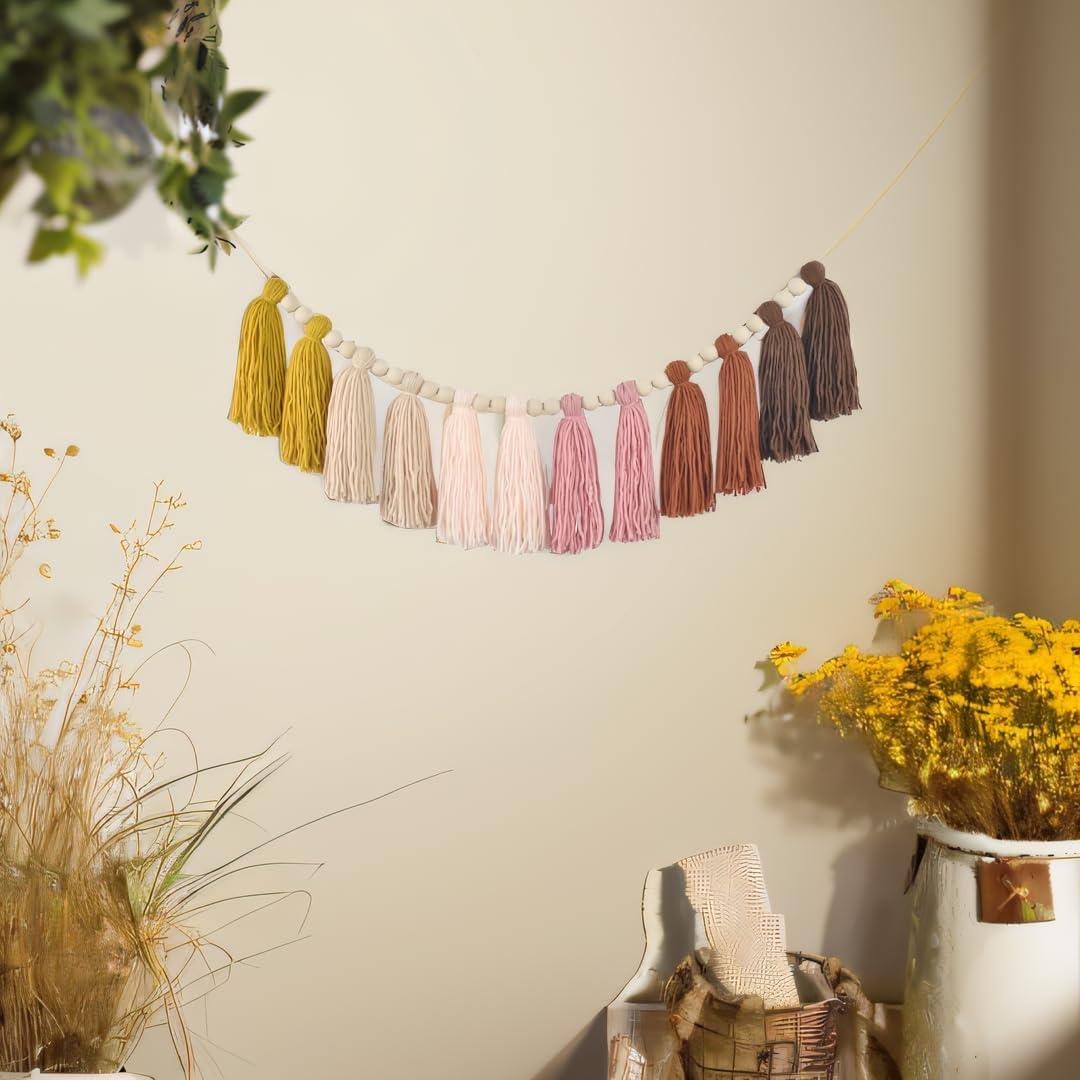 Guirnalda de Borlas Arcoíris Pastel con Perlas de Madera