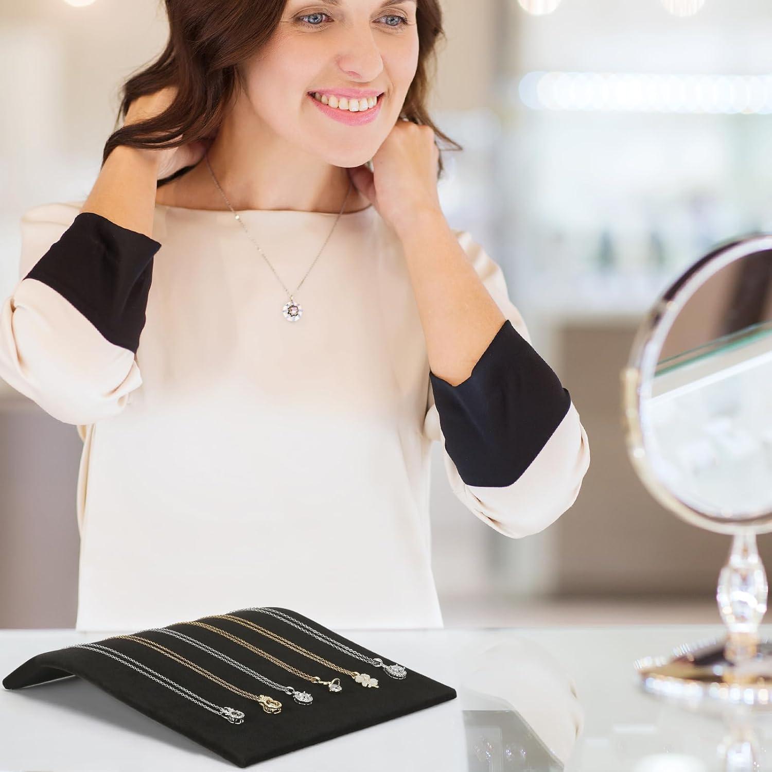 Soporte de Exhibición de Joyería KUKUVR en Terciopelo Negro