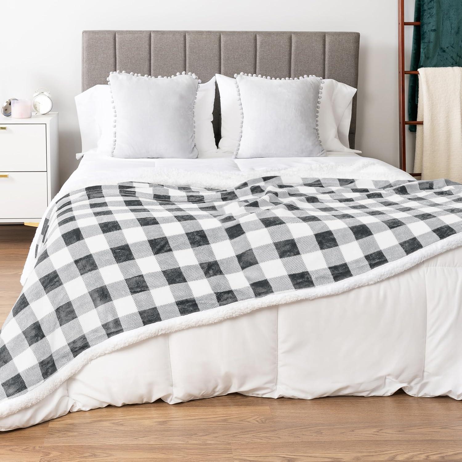 Manta Sherpa PAVILIA Cuadros Gris Claro 127x152 cm