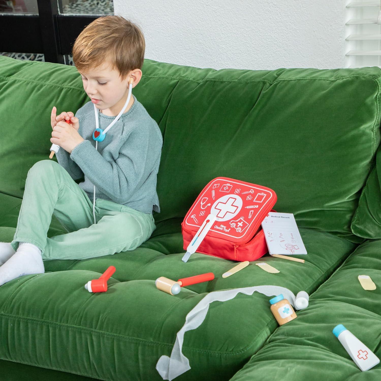 Juego de Doctor New Classic Toys - Maletín 12 Piezas 3+ Años