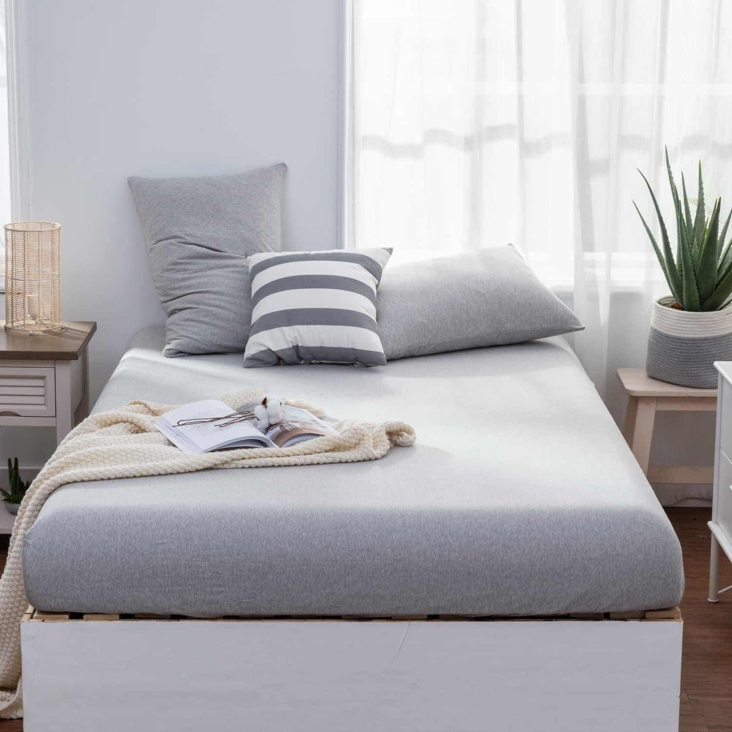 Sábana Ajustable Reina LIFETOWN Algodón Jersey 1 Sábana + 2 Fundas