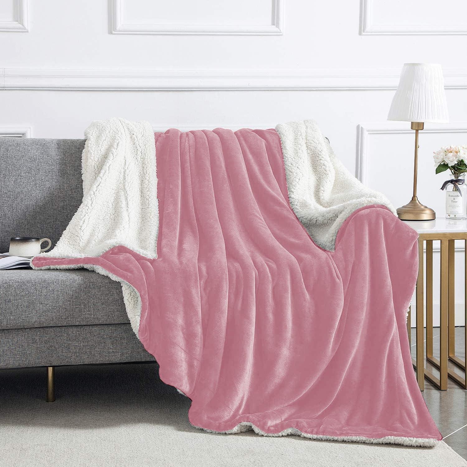 Manta de Sherpa Rosa Bebé IR Habitaciones Imperiales 127x152 cm - Paquete de 16