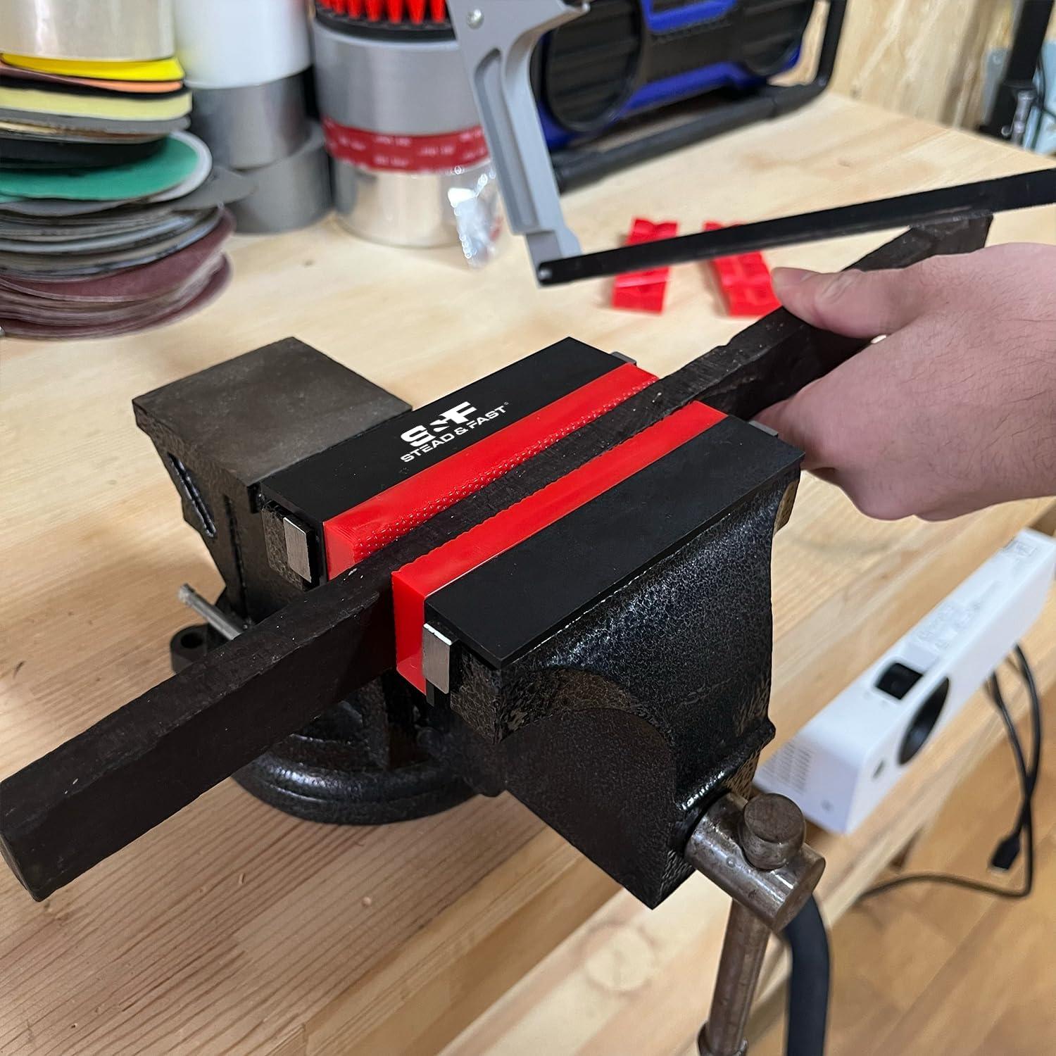 Mandíbulas Blandas S&F STEAD & FAST 4.5" (11.43 cm) TPU