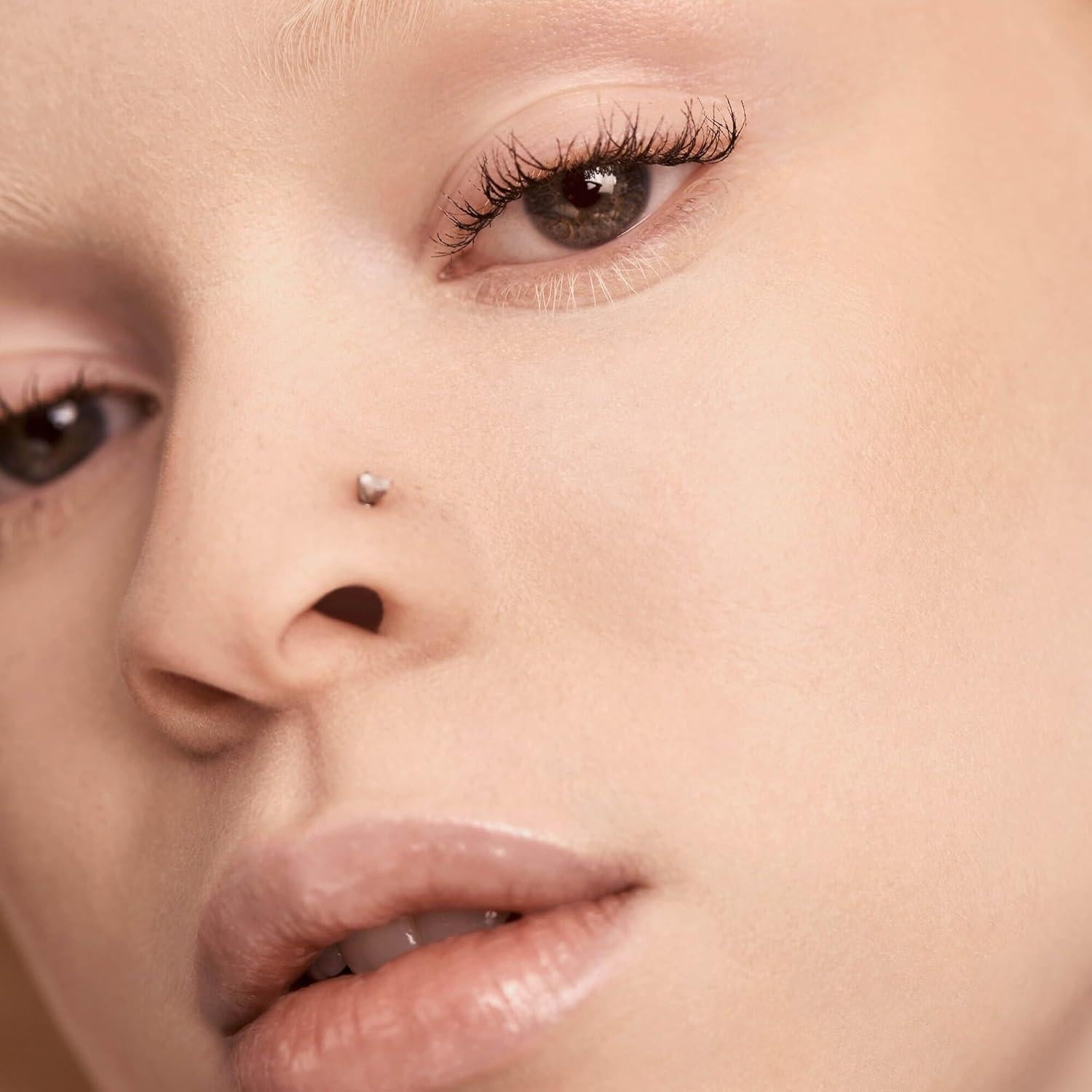 Corrector Fenty Beauty 02 Marfil Dorado 9.4 g Hidratante