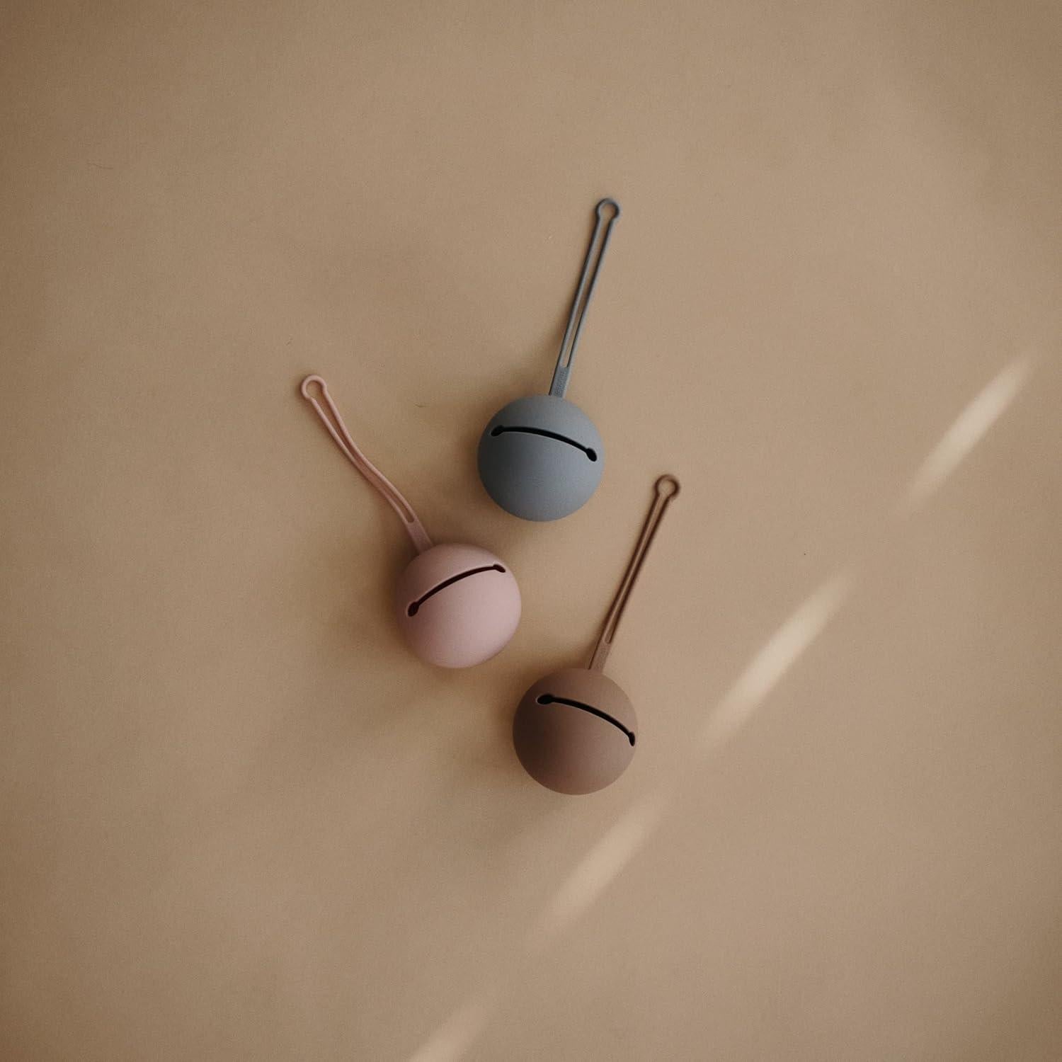 Funda para Chupete de Silicona Mushie Rosa - Almacenaje 2 Chupetes