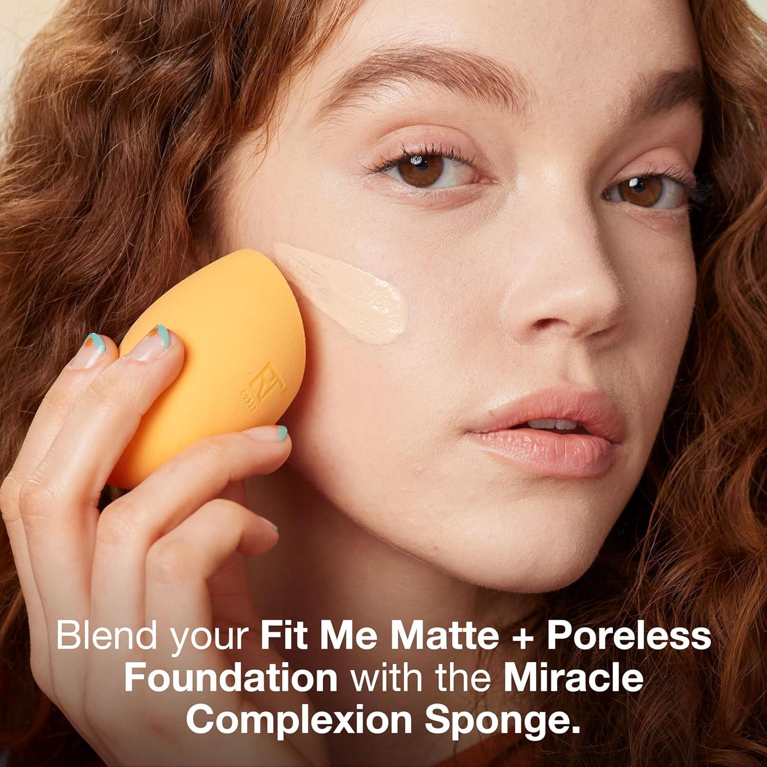 Base Líquida Maybelline Fit Me Mate + Sin Poros Marfil Claro y 2 Esponjas Real Techniques