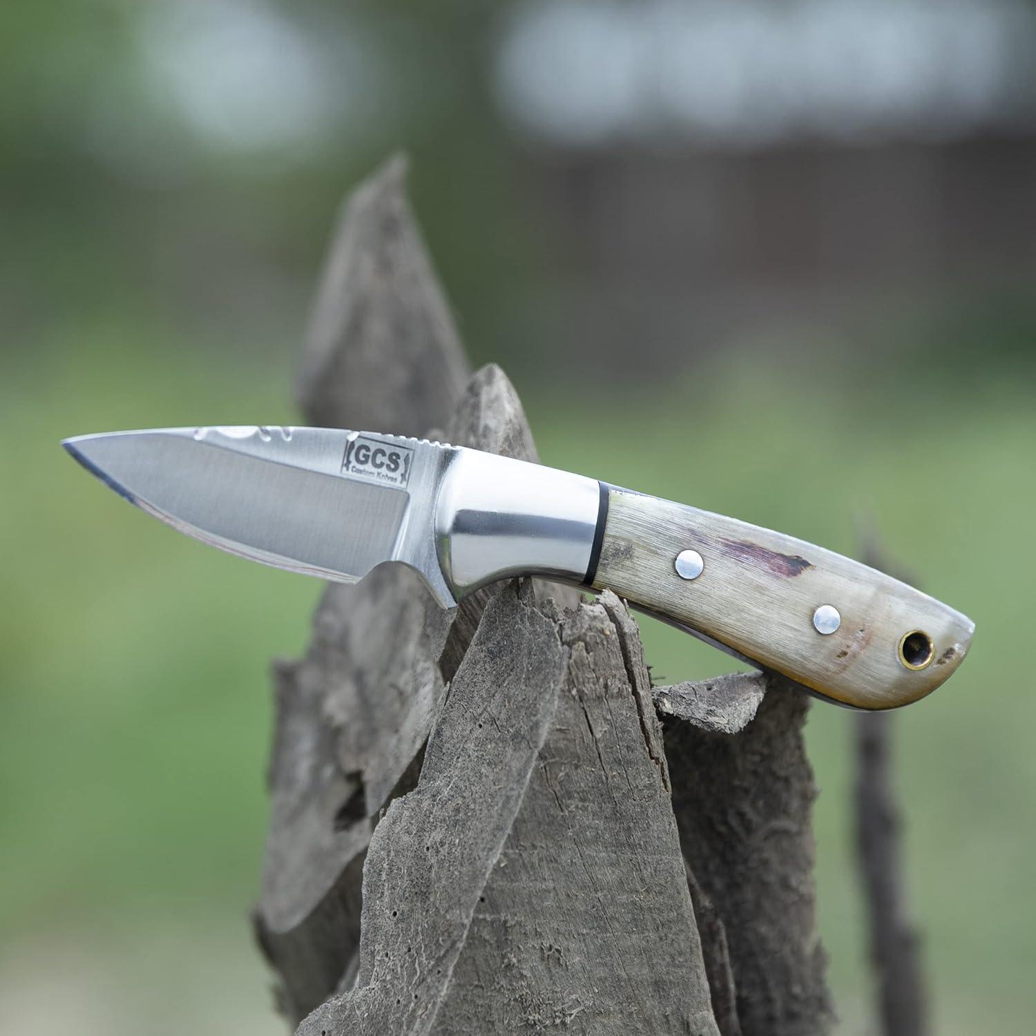 Cuchillo táctico GCS 235 de acero D2 con mango de cuerno