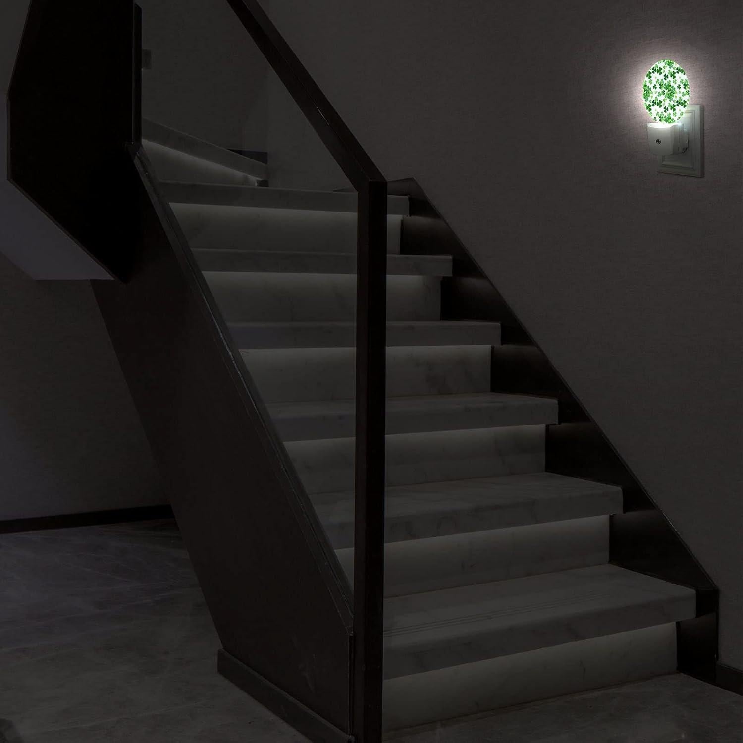 Luz Nocturna LED Axayaz Hoja de Trébol Verde con Sensor