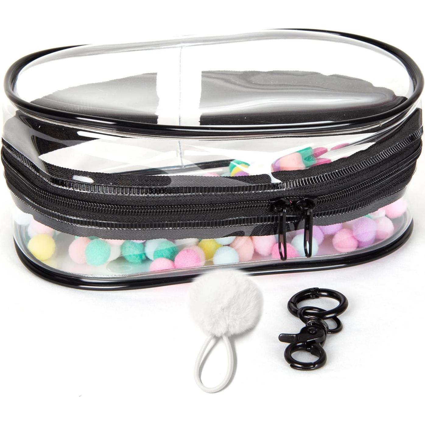 Bolsa de Exhibición CHICHO Clara con Llavero de Pelo Blanco 11.9x18x7.6cm