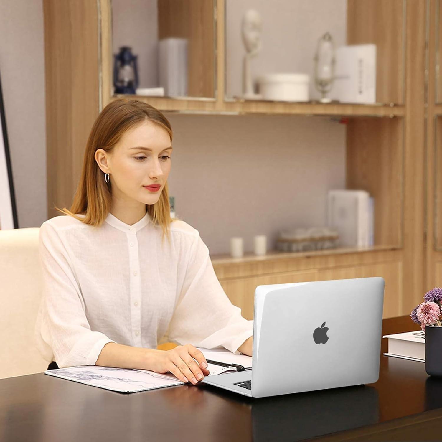 Funda Dura MOSISO para MacBook Air 15" M4 M3 M2 Transparente