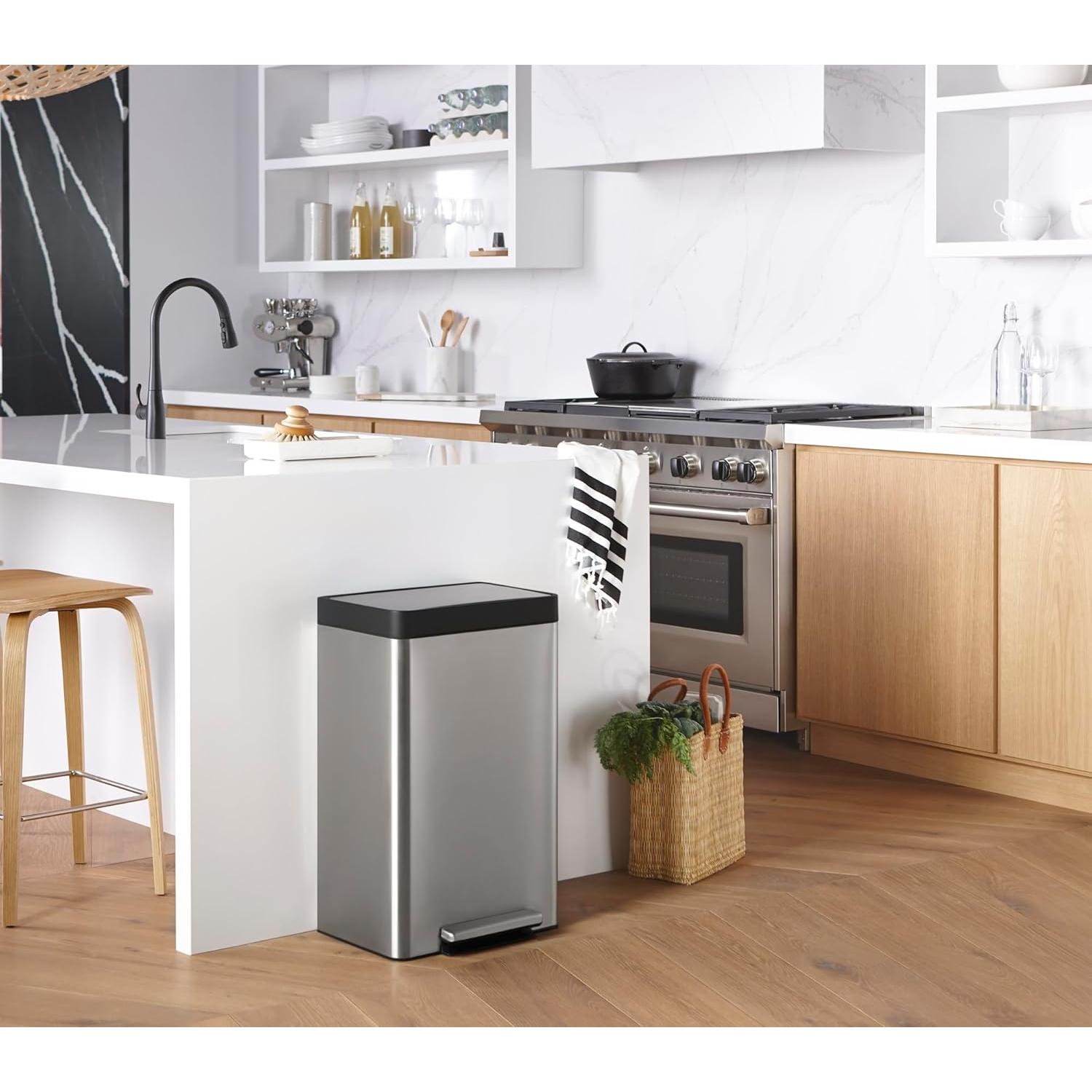 Cubo de Basura KOHLER 13 Galones Acero Inoxidable Negro y Cobre