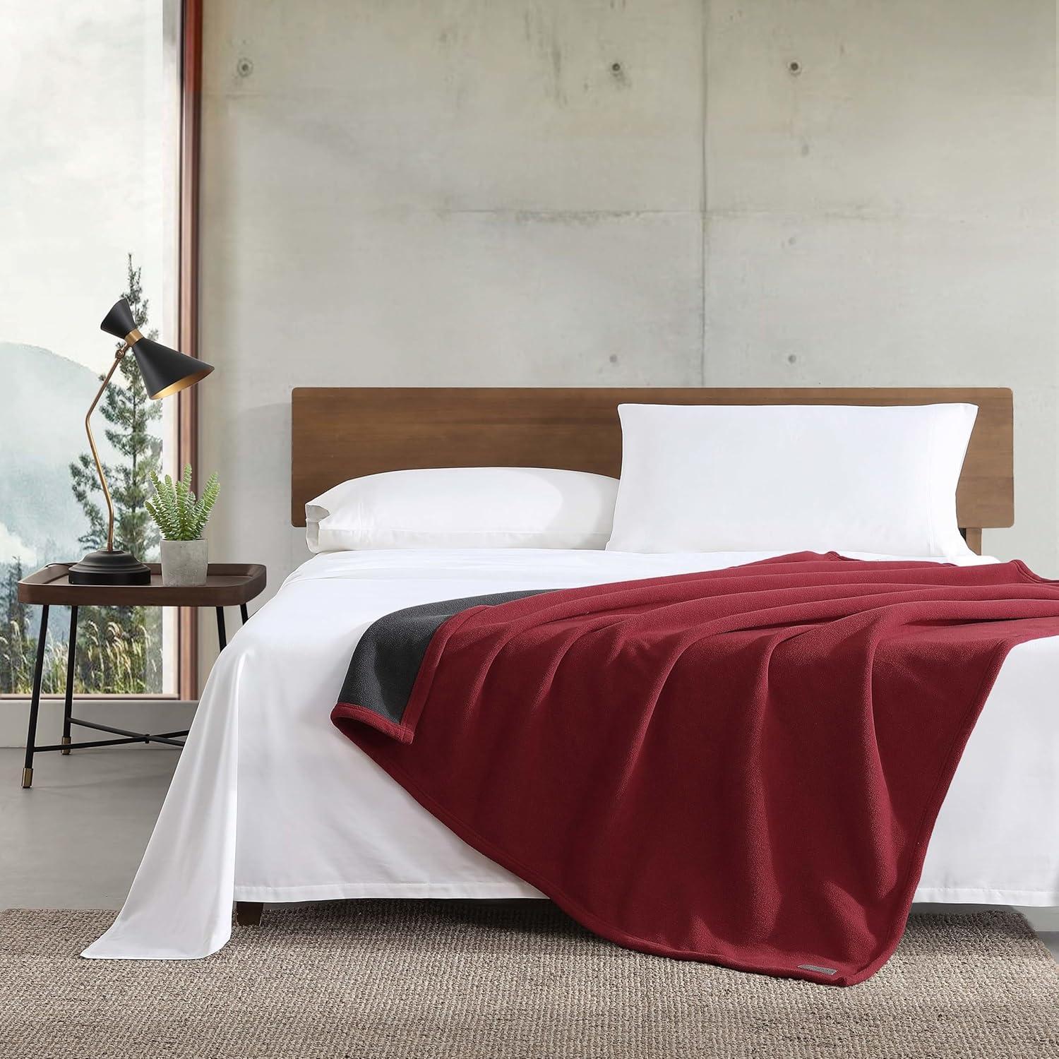 Manta Reversible Eddie Bauer Ultra-Plush 152x127 cm Rojo/Niebla