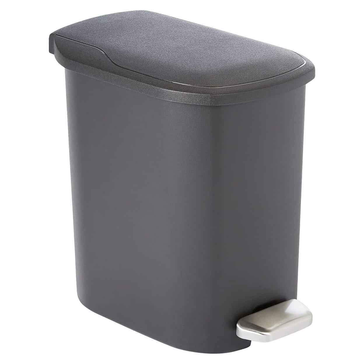 Basurero Compacto Amazon Basics 6L Negro con Pedal y Cierre Silencioso