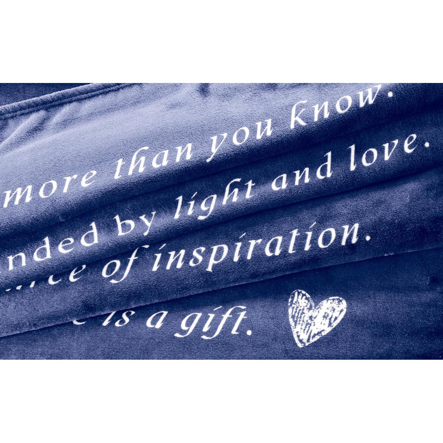 Manta Wolf Creek Luz y Amor 50x60 cm Franela Suave