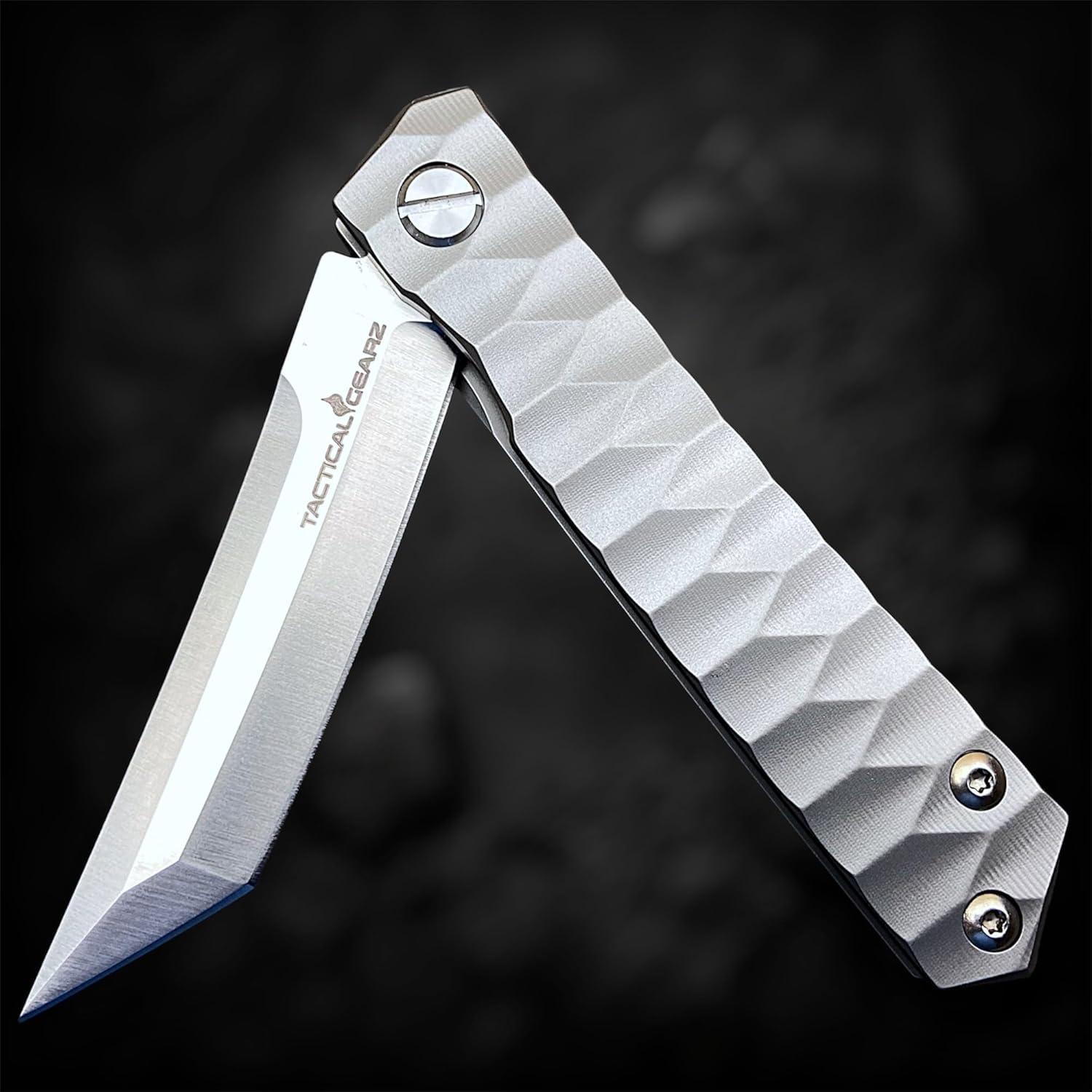 Cuchillo de bolsillo TACTICAL GEARZ Saint T, titanio y acero CPM-D2