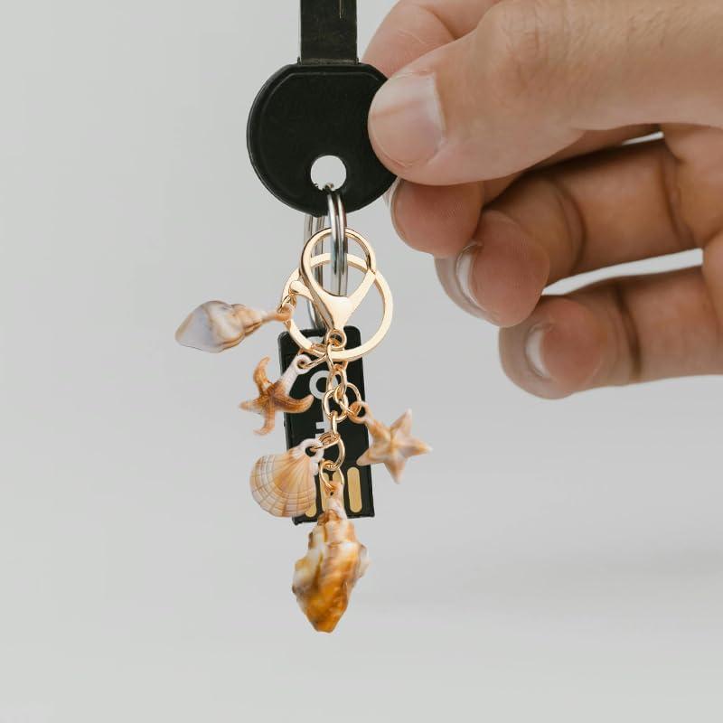 Llavero de Concha YALLNASL con 5 Encantos Playa 9.4x3.6cm