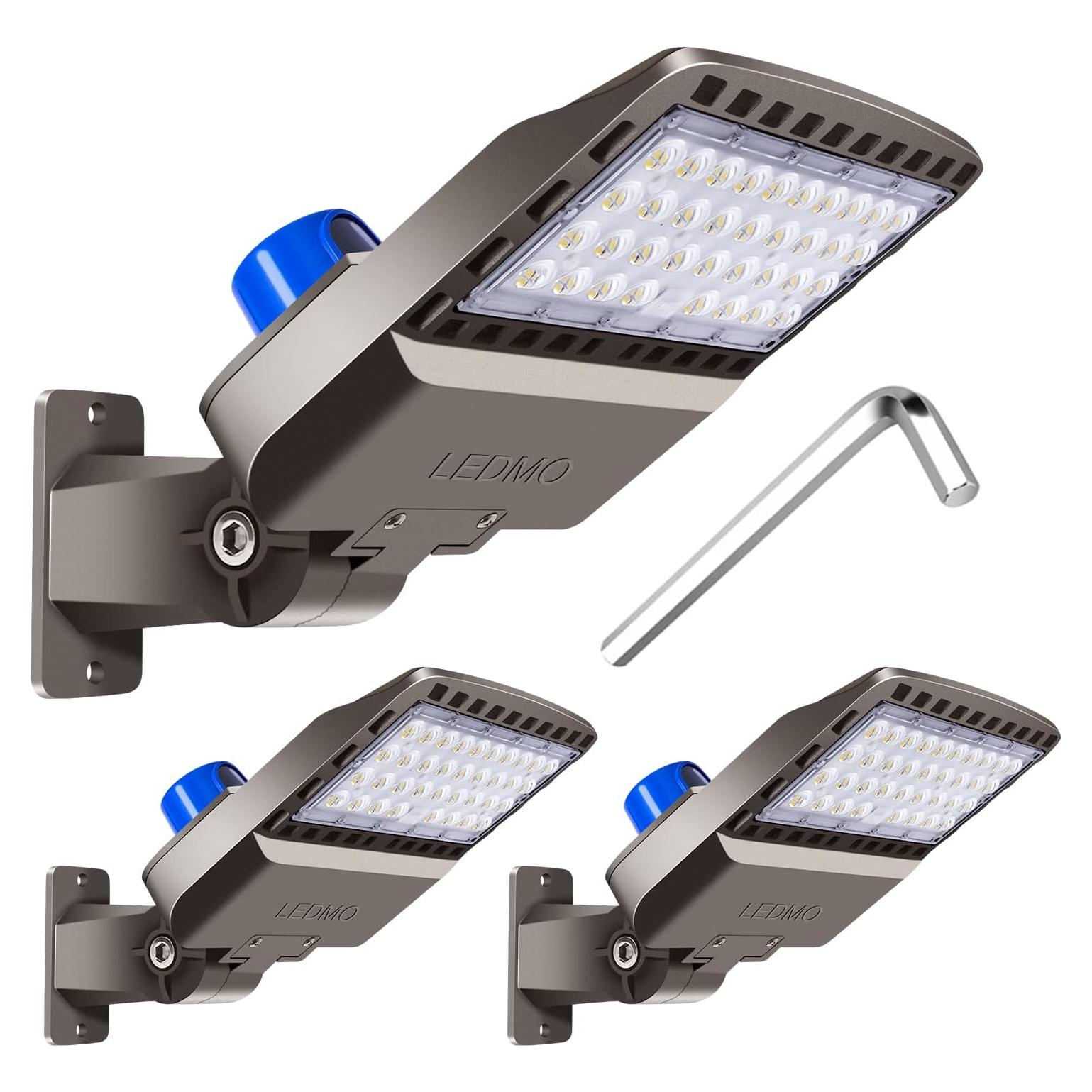 Luz de Estacionamiento LED Dusk to Dawn LEDMO 150W 19500lm 3 Paquete