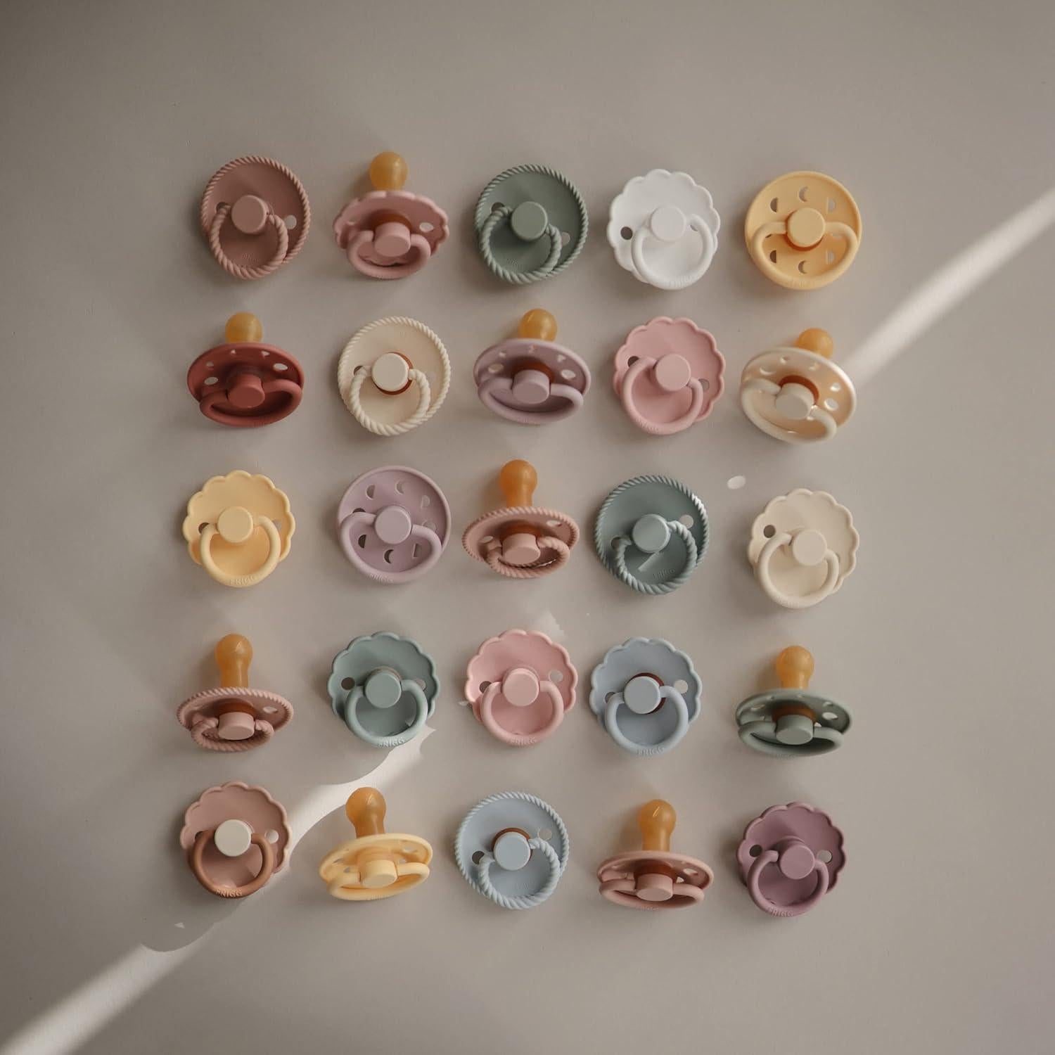 Chupete de Silicona FRIGG Moon SilkySoft Rosa 6-18 Meses