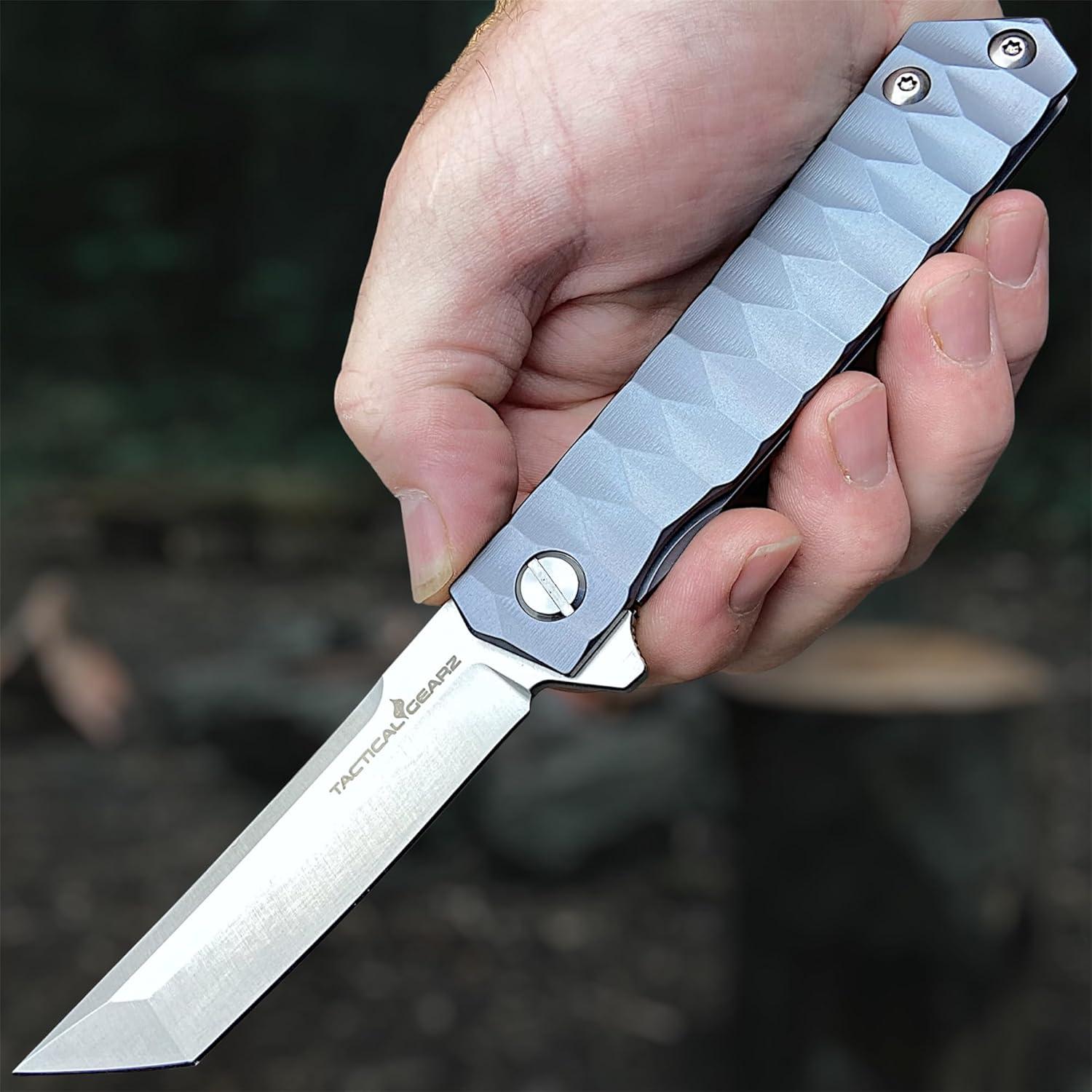 Cuchillo Plegable EDC Tactical Gearz Santo T Titanio 8.89 cm