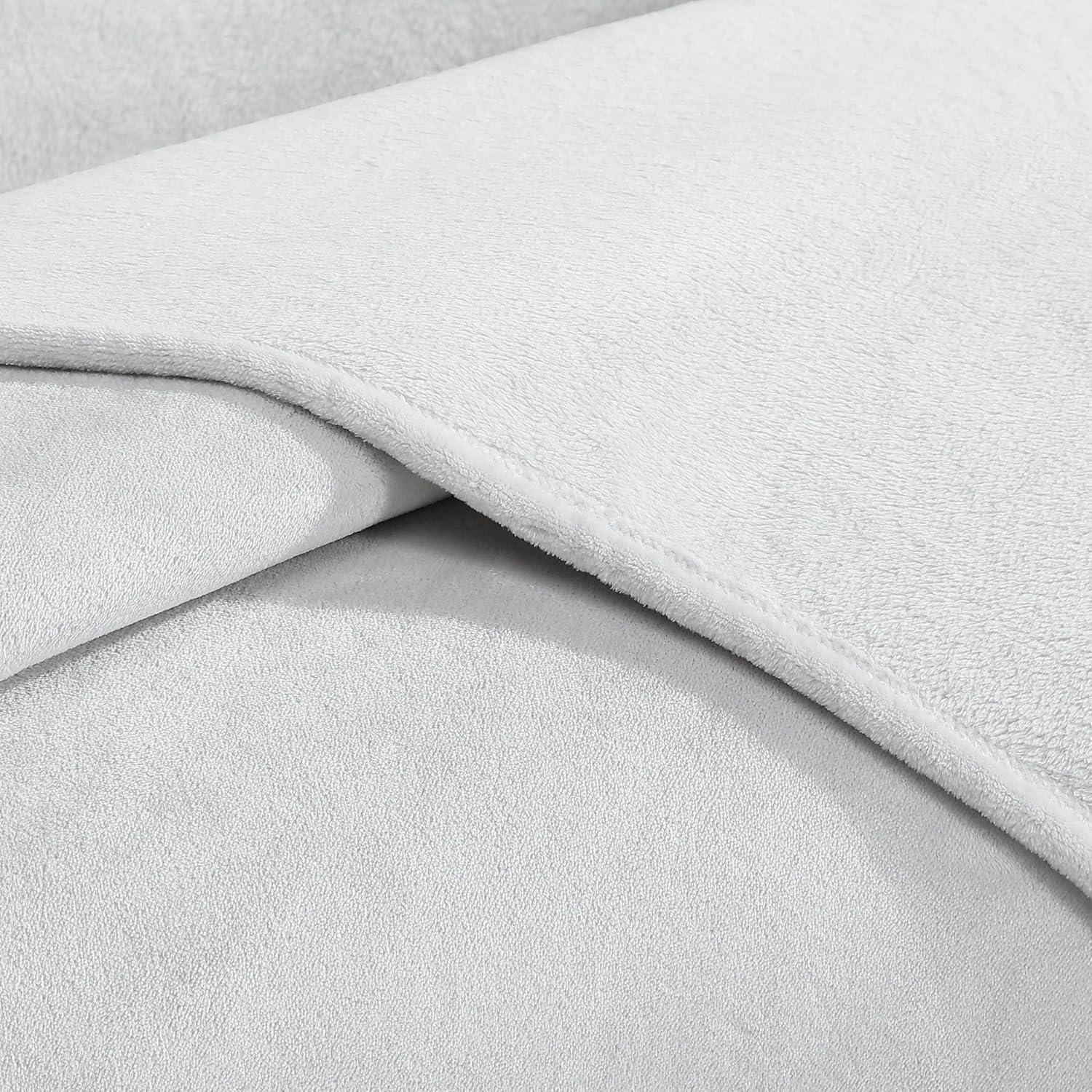 Manta Reina Calvin Klein de Felpa Suave Gris Aluminio - Paquete de 2