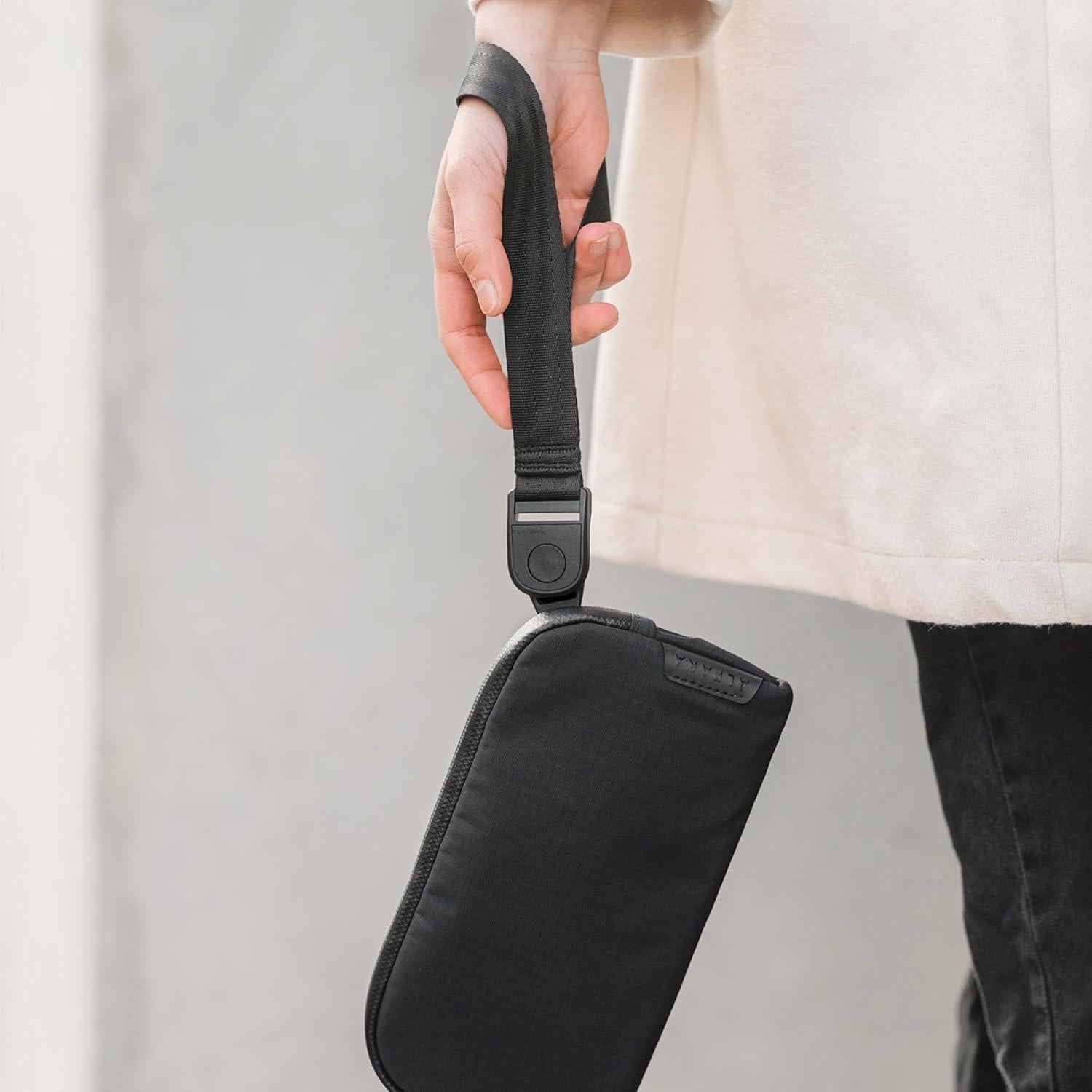 Bolsa de Viaje Compacta ALPAKA Flight Pouch 0.3L Negra