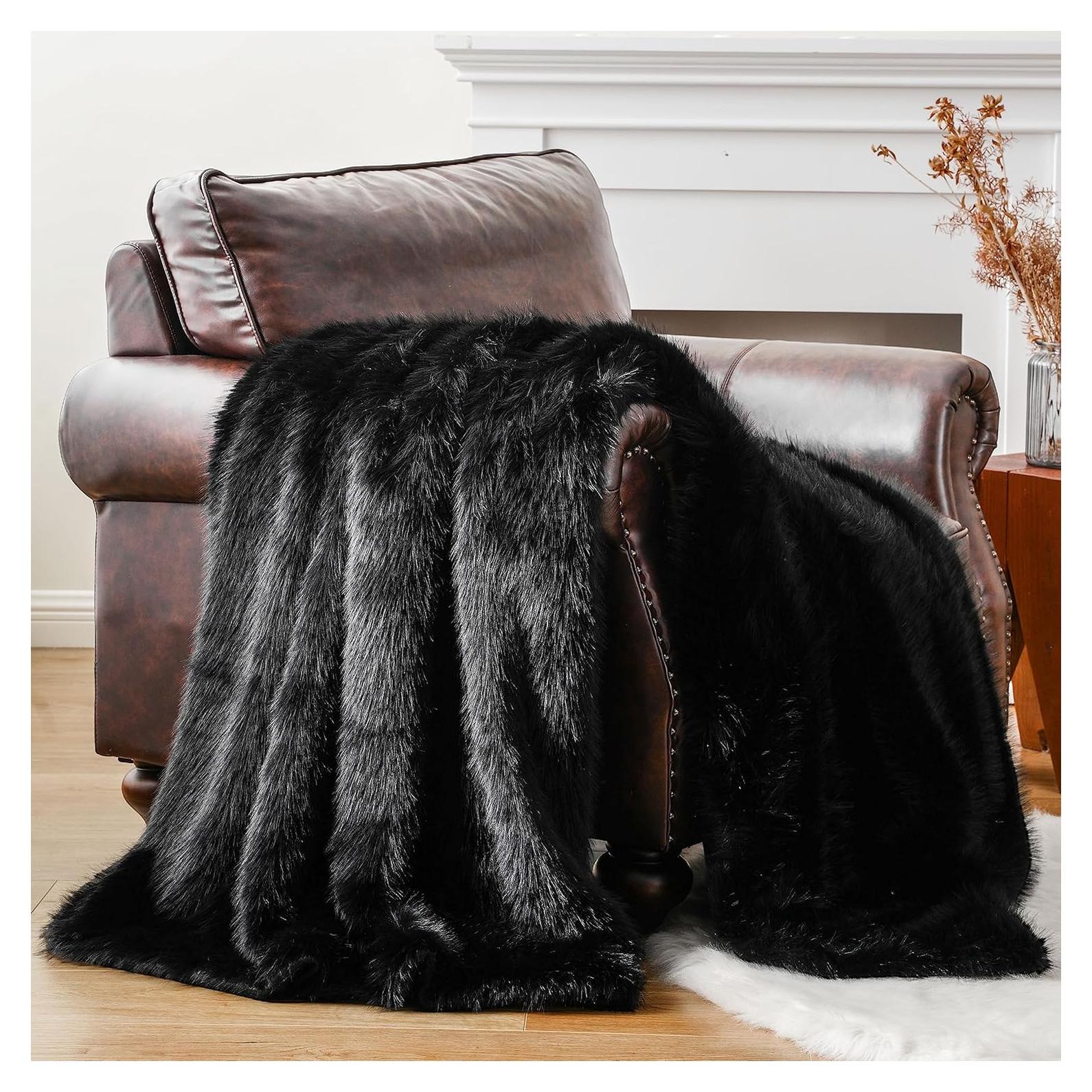 Manta de Piel Sintética Lujo BATTILO HOME Negra 50x60 cm