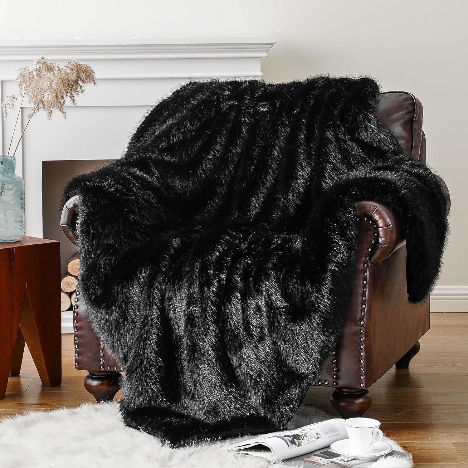 Manta de Piel Sintética Lujo BATTILO HOME Negra 50x60 cm