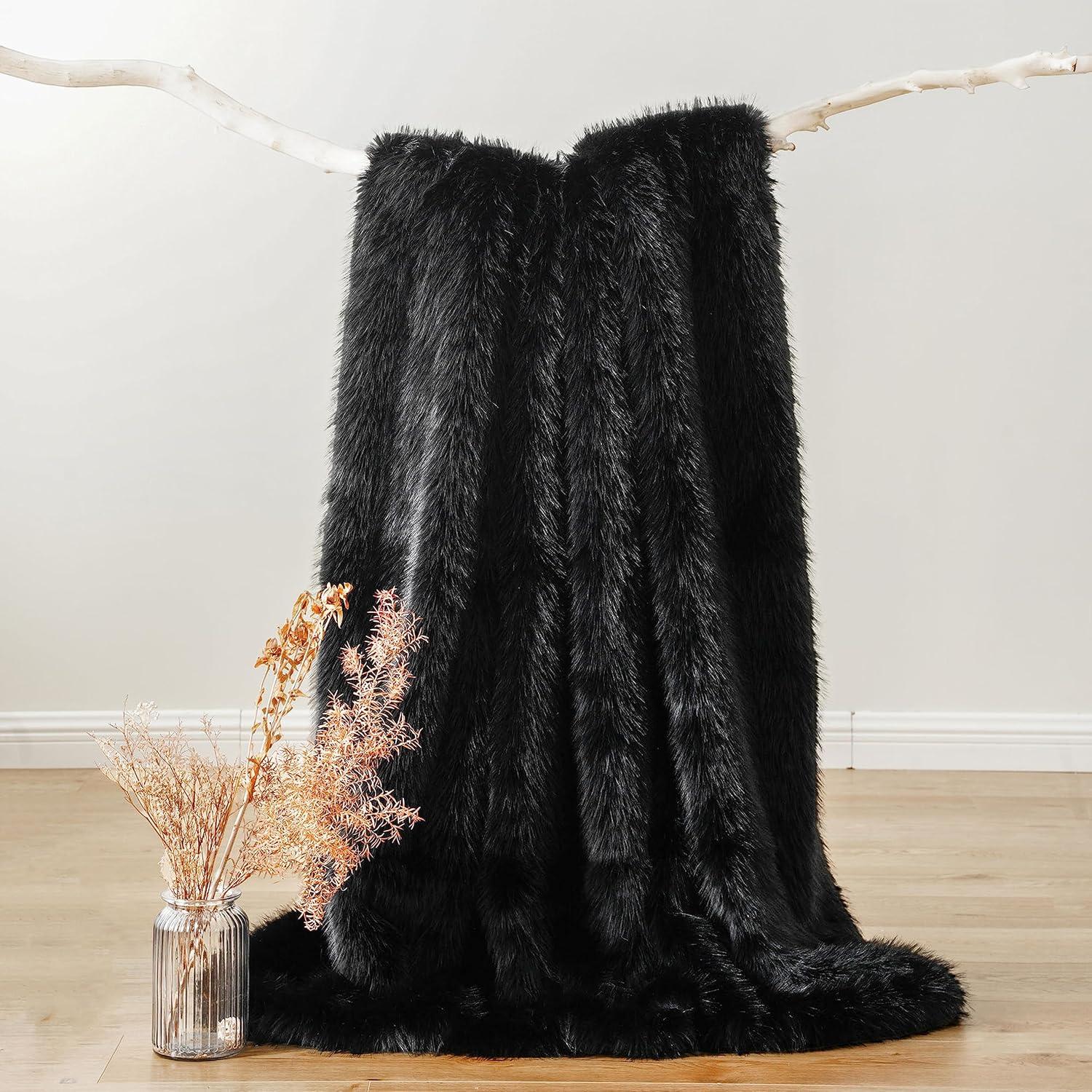 Manta de Piel Sintética Lujo BATTILO HOME Negra 50x60 cm