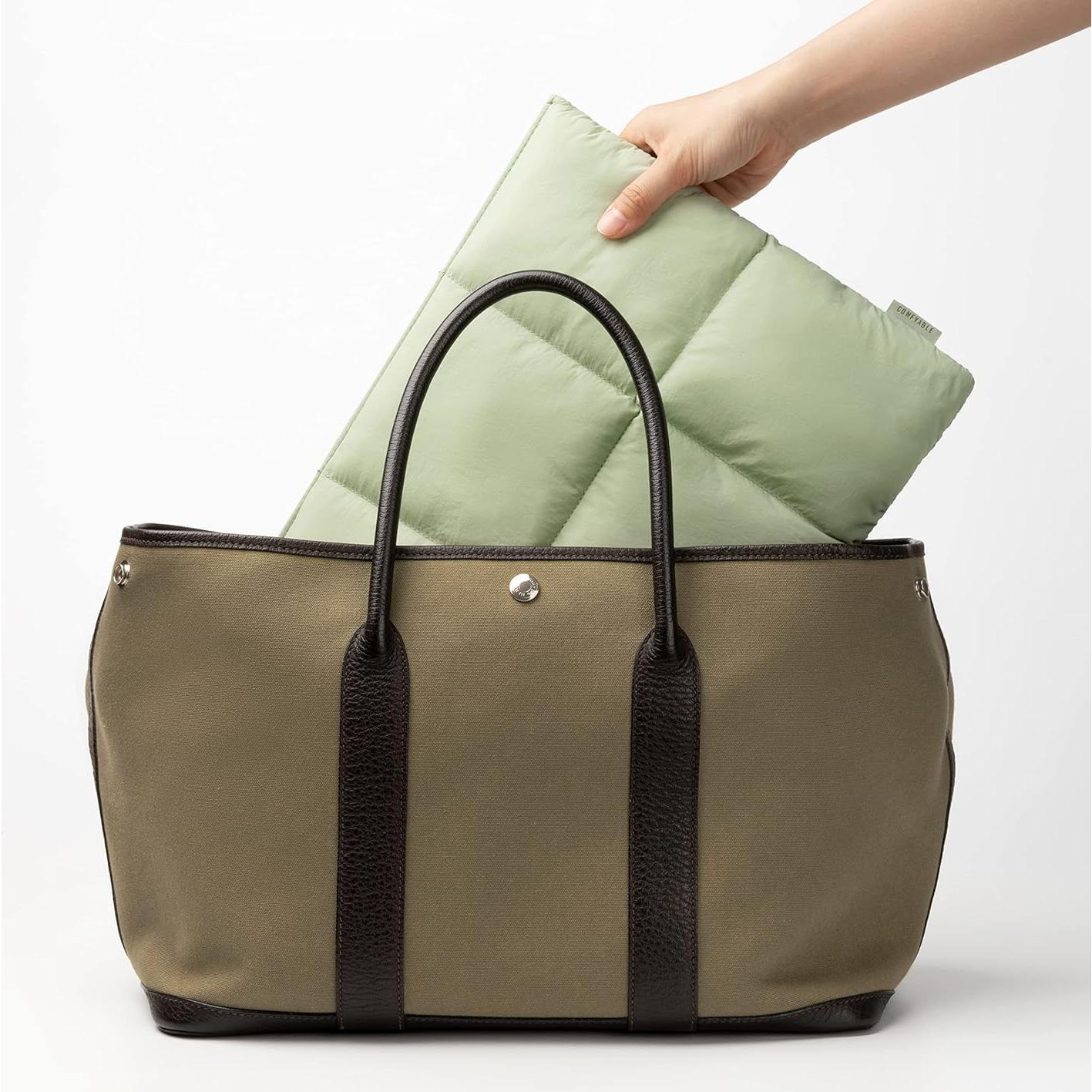 Funda portátil Comfyable 13-14" Acolchada Impermeable Salvia