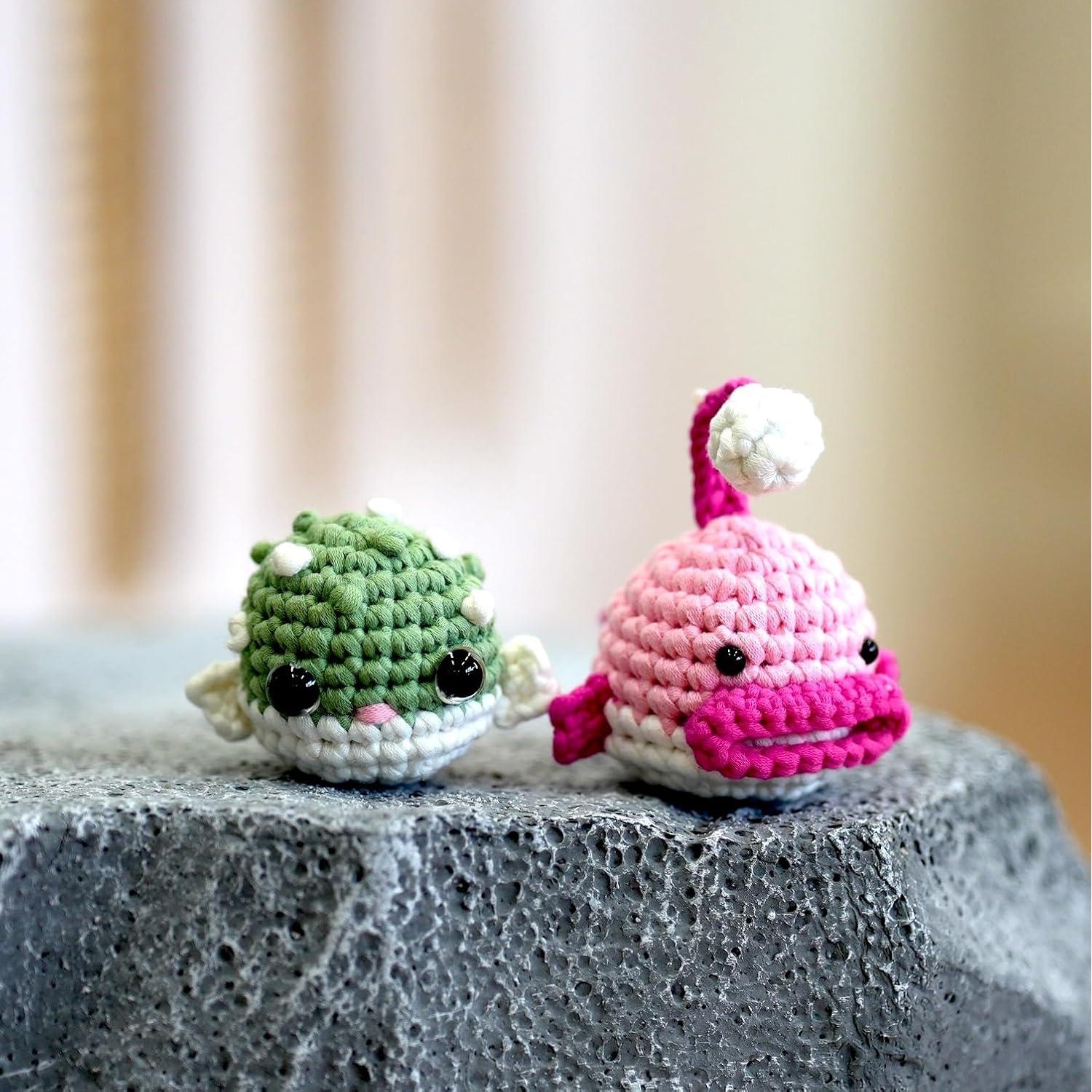 Kit de Crochet Brillante NestledCrafts Hootwin para Principiantes