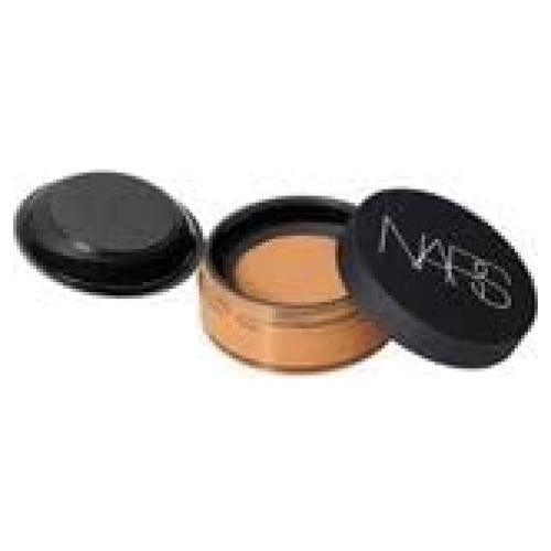 Polvo Fijador NARS Reflectante de Luz 10.8g Color ORILLA