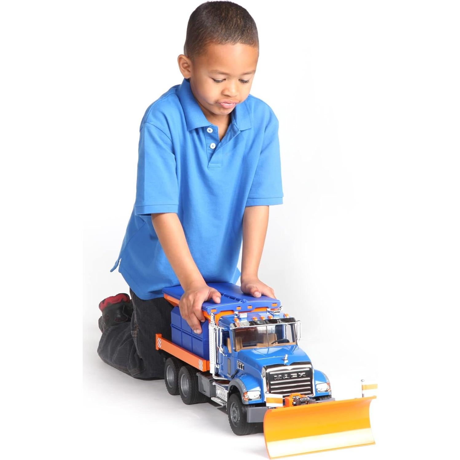 Camión Bruder MACK Granite Servicio Invierno con Desbrozadora