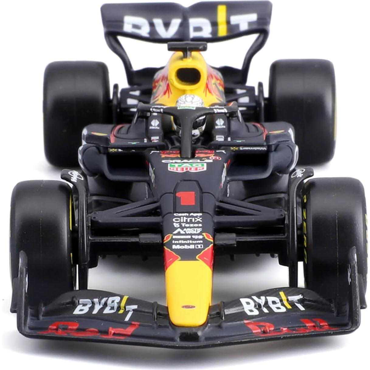Maisto 1:43 Red Bull Racing RB18 con Conductor Pérez #11