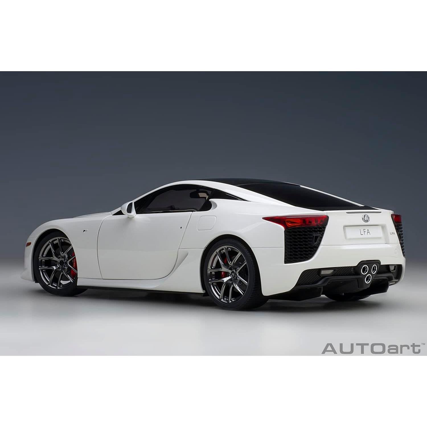 AUTOart Lexus LFA 1:18 Blanco/Carbono Detalle Realista