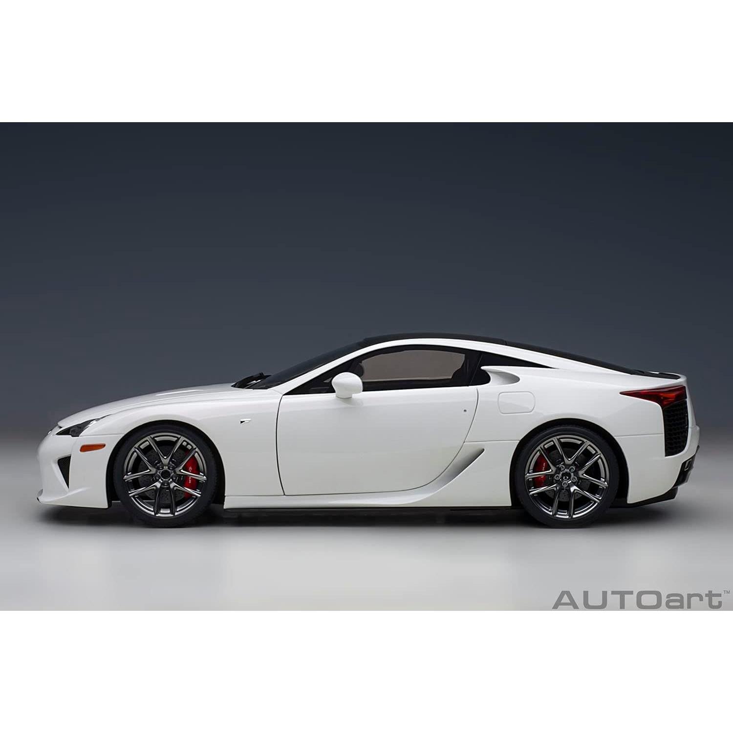AUTOart Lexus LFA 1:18 Blanco/Carbono Detalle Realista