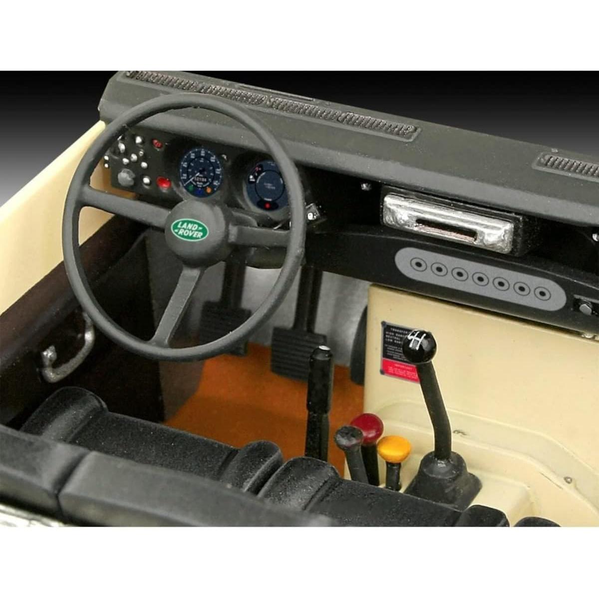 Maqueta Land Rover Series III LWB Revell 1:24 Plástico