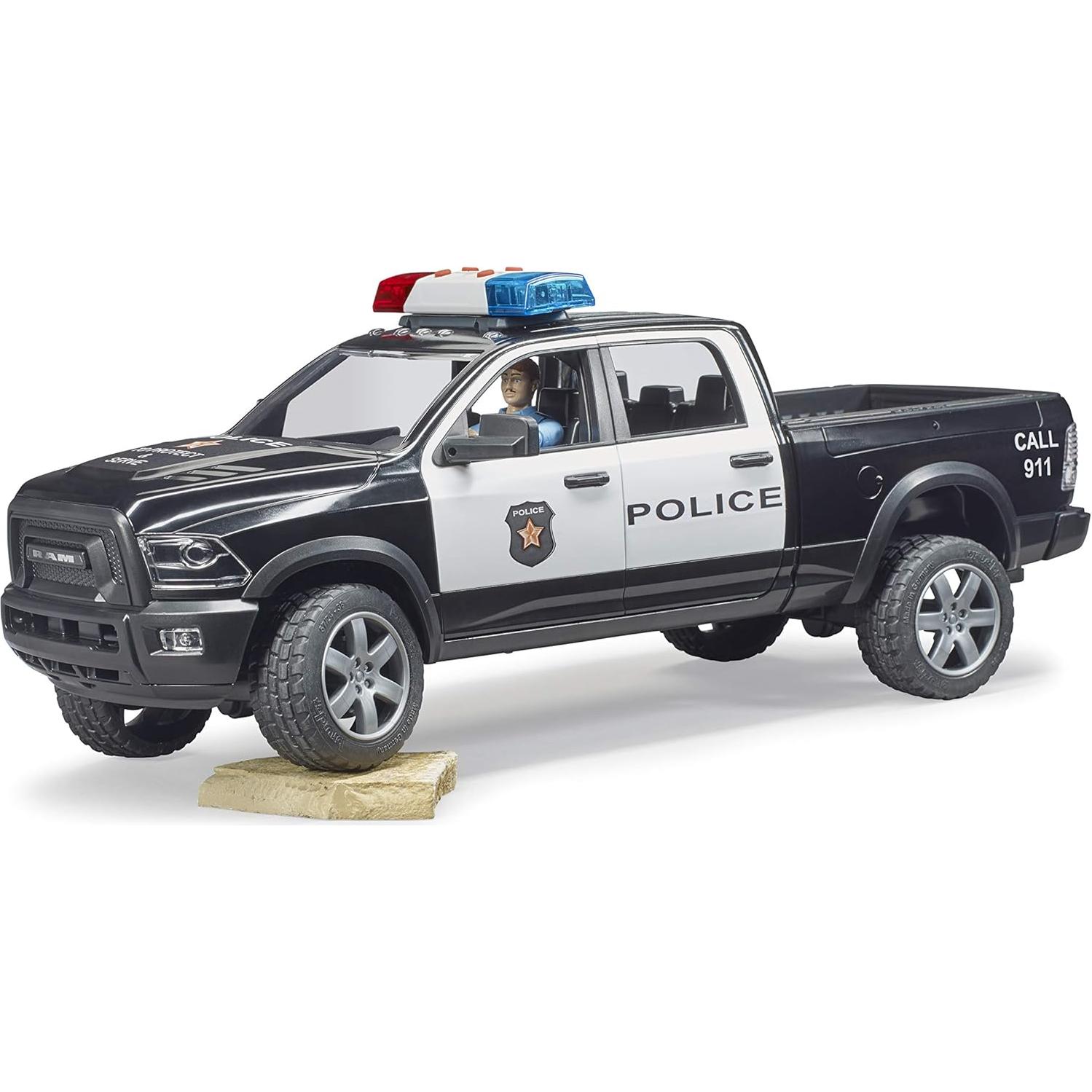 Camioneta de Policía Bruder RAM 2500 4x4 con Oficial 1:16