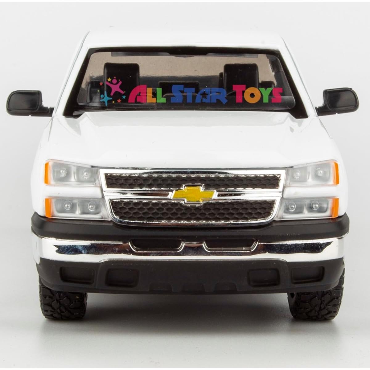 Modelo Diecast Motormax 2006 Silverado 1500 Blanco 1/25