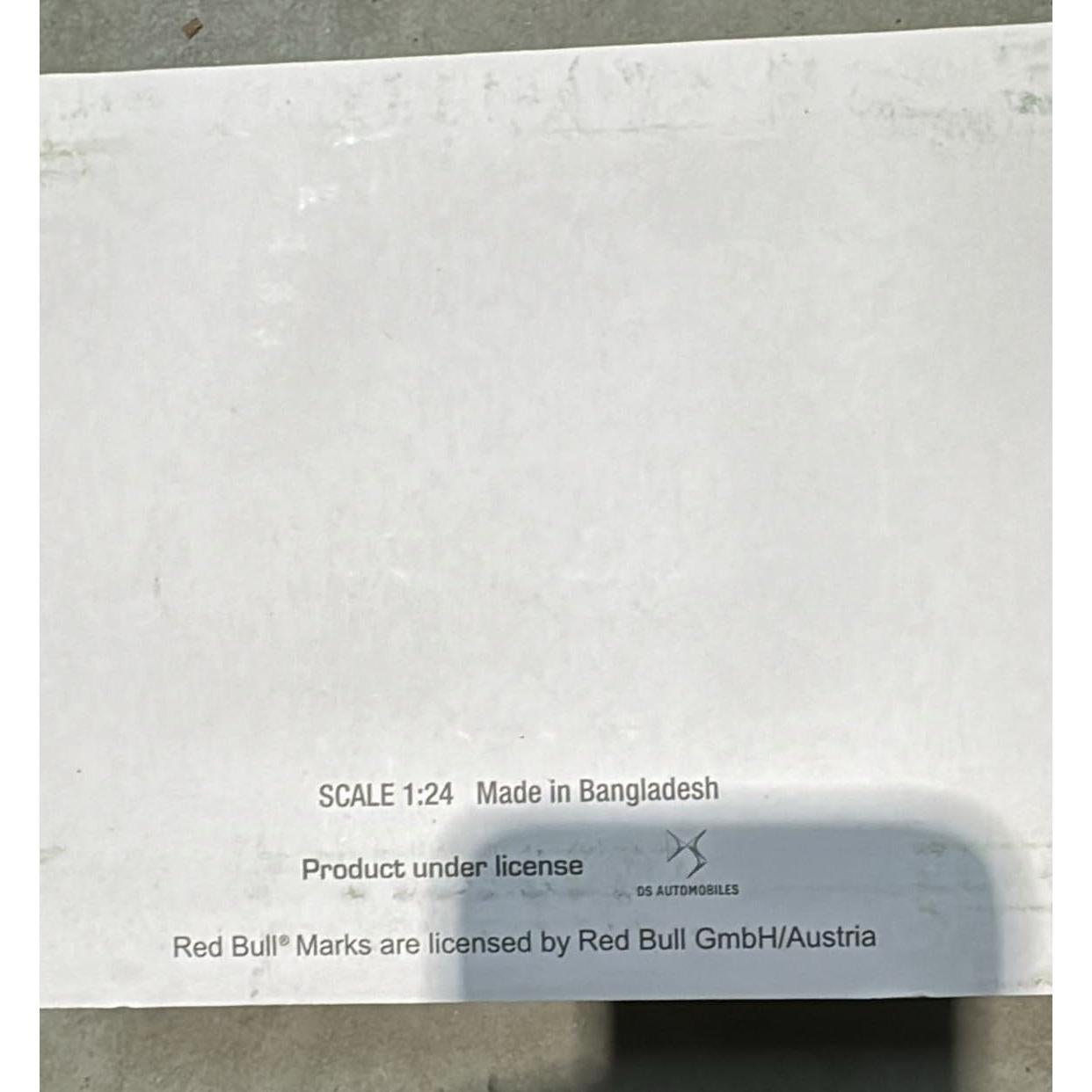 Coche a Escala 1:24 OPO 10 Peugeot 504 V6 Safari Rally 1978