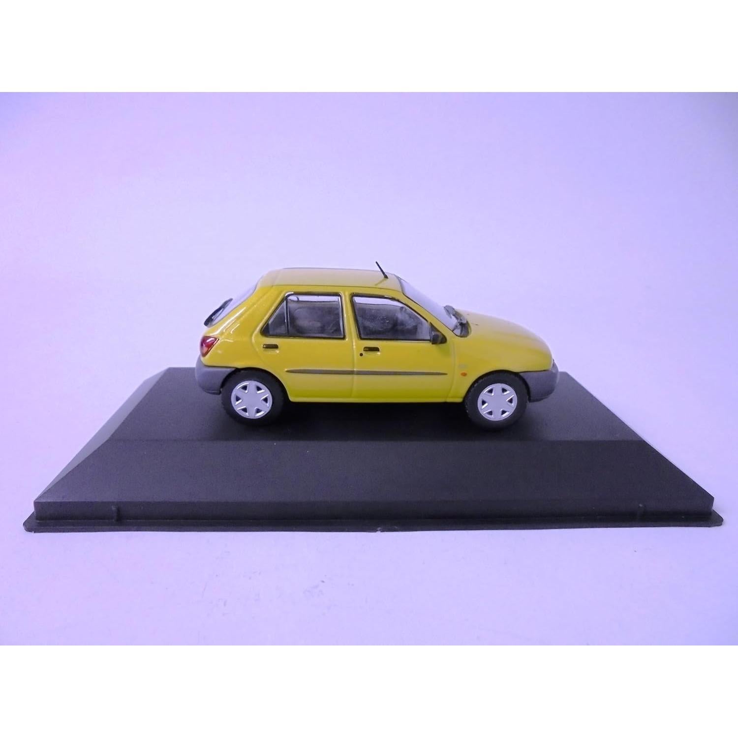 Coche a escala 1/43 OPO 10 Ford Fiesta CLX Diesel 1996
