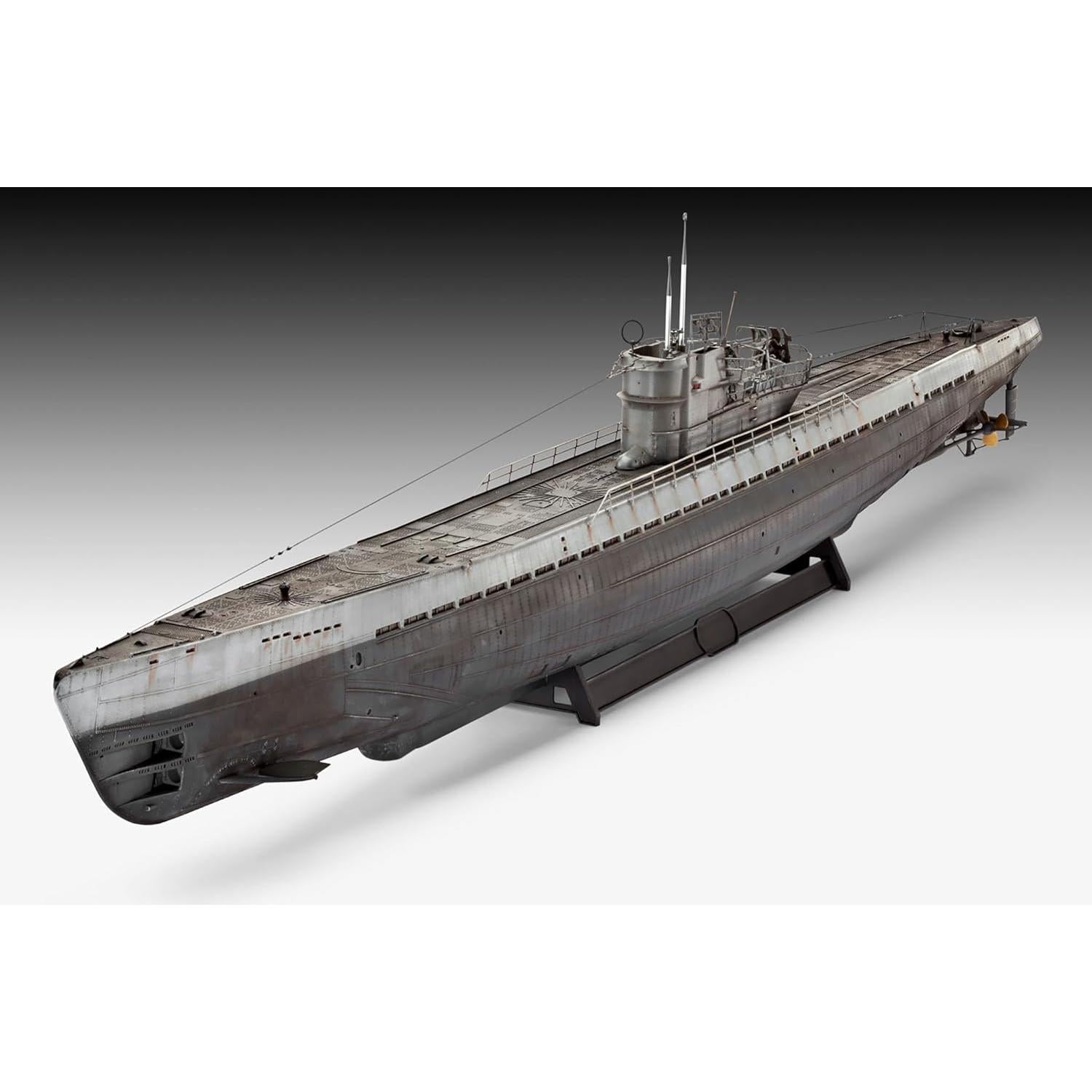 Revell Submarino Alemán Tipo IX C/40 Edición Platino 1:72