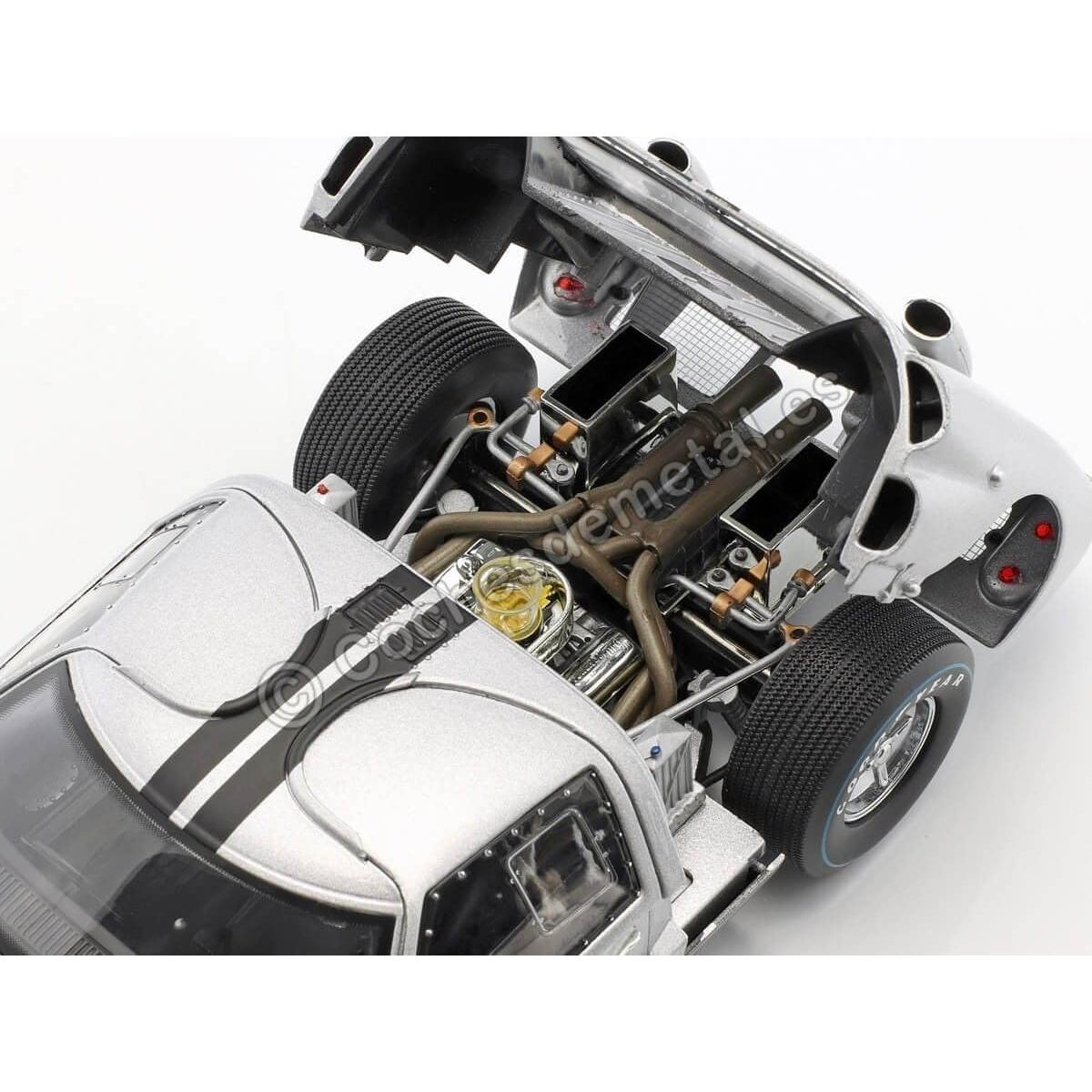 Modelo Diecast Ford GT-40 MK 2 Plata #7 1966 Shelby 1:18