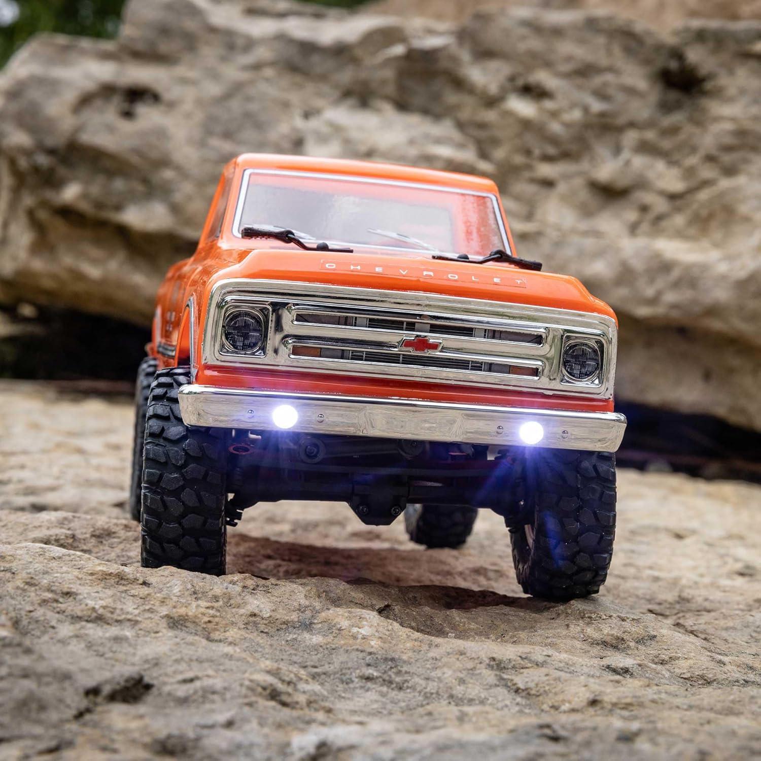 Camión RC Axial SCX24 Chevrolet C10 1967 4WD Naranja