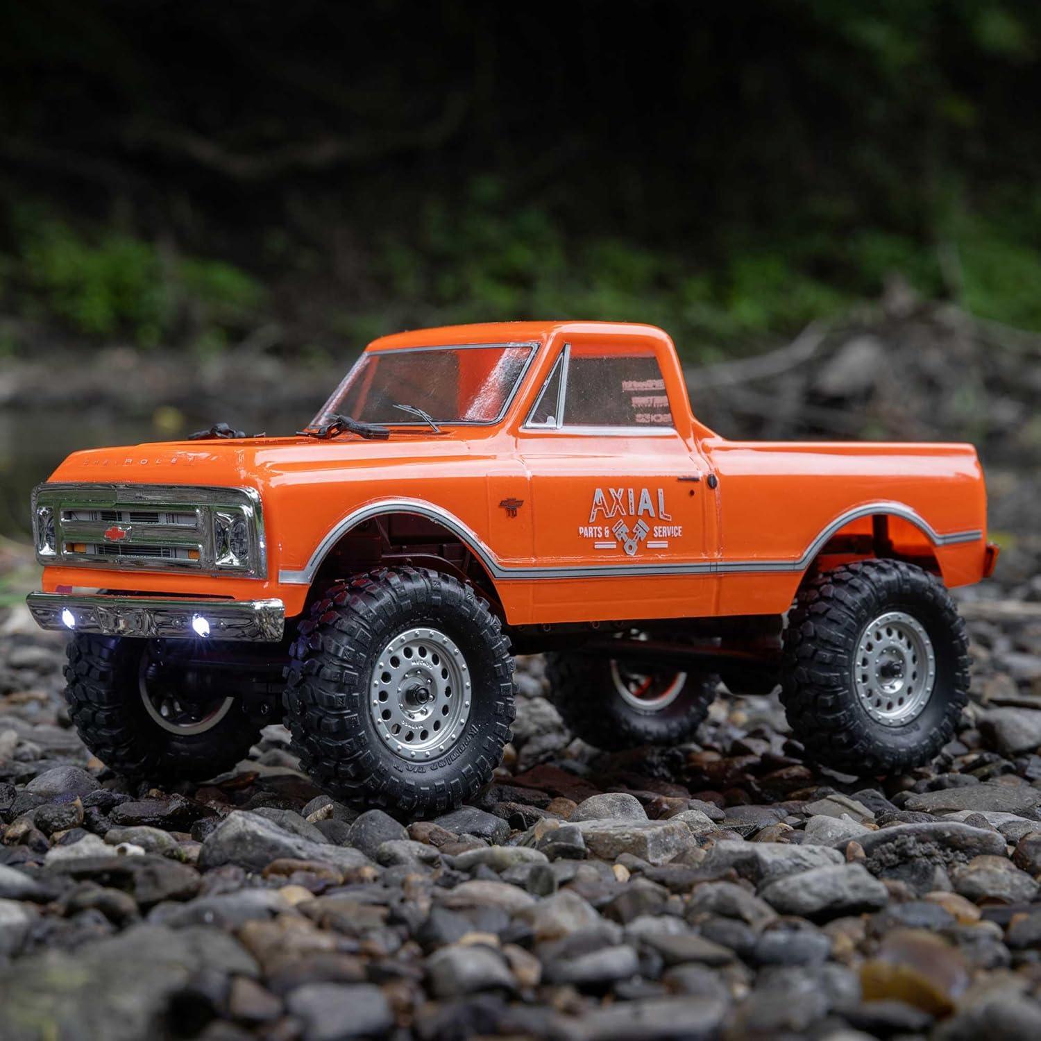 Camión RC Axial SCX24 Chevrolet C10 1967 4WD Naranja
