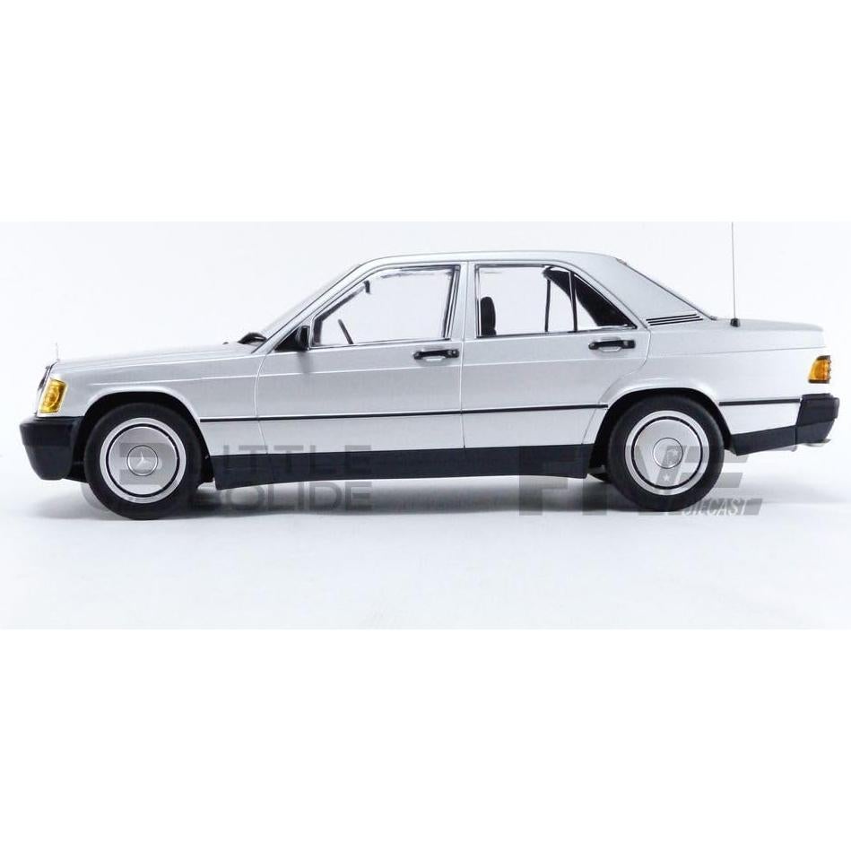 Coche de colección Minichamps Mercedes-Benz 190E 1982 Gris
