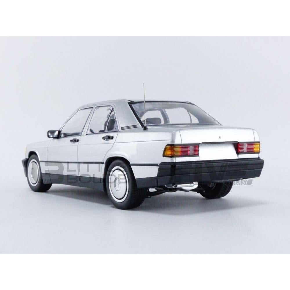 Coche de colección Minichamps Mercedes-Benz 190E 1982 Gris