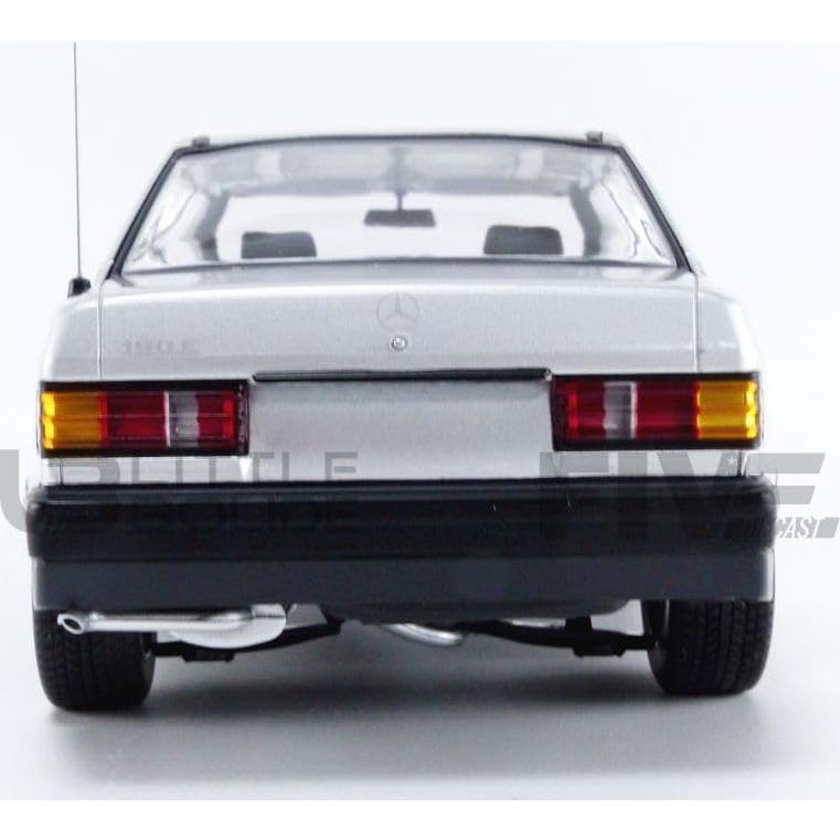 Coche de colección Minichamps Mercedes-Benz 190E 1982 Gris
