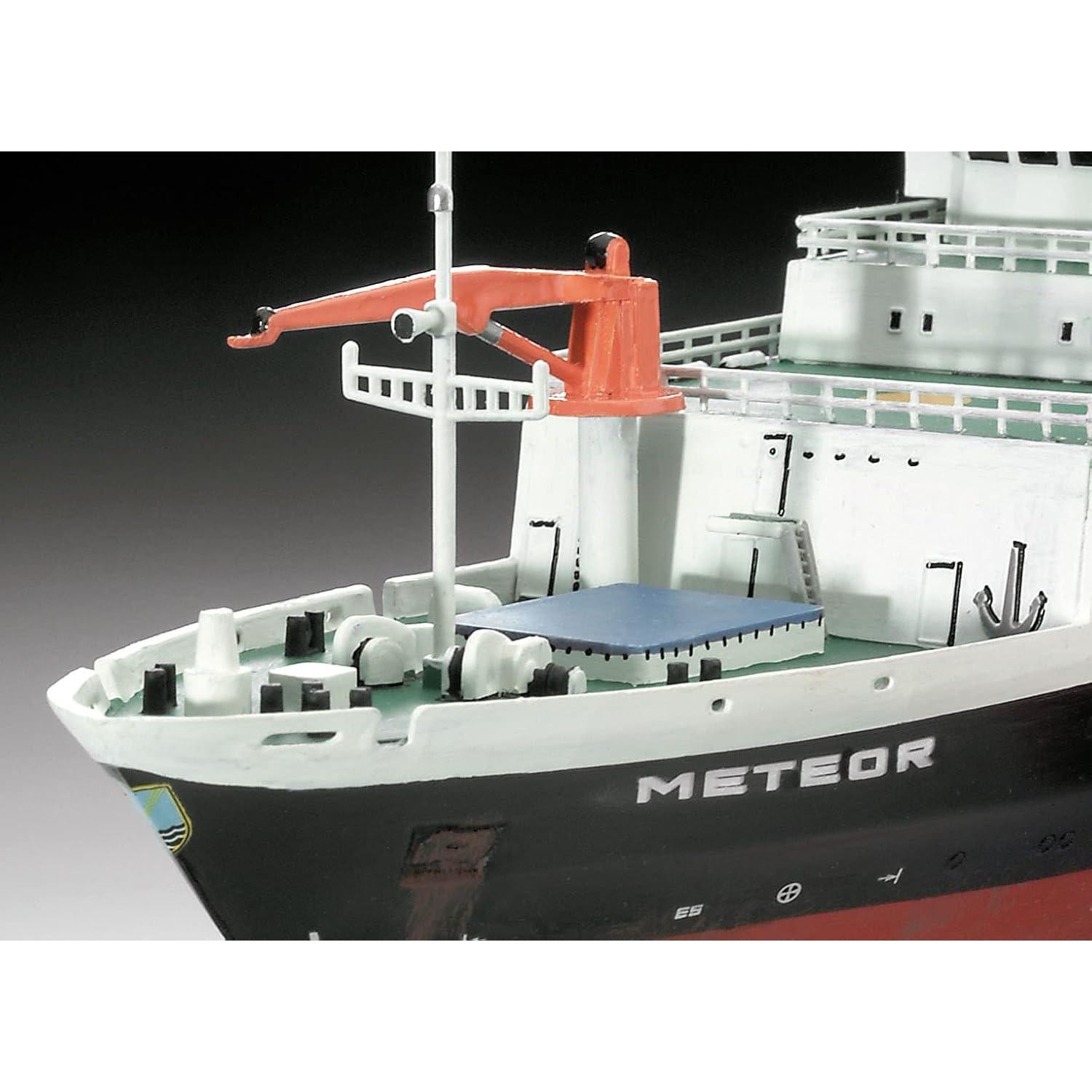 Revell Buque de Investigación Alemán Meteor 1:300 Sin Pintar