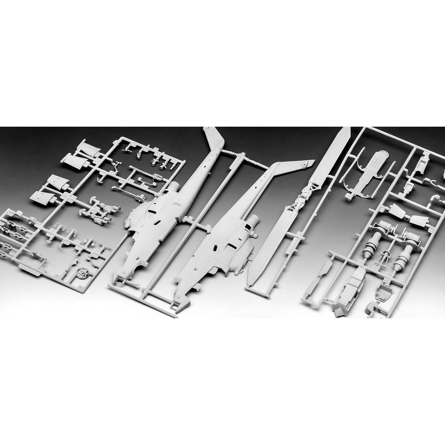 Kit de Modelo Revell AH-1F Cobra 1:48 Red Bull Sin Pintar