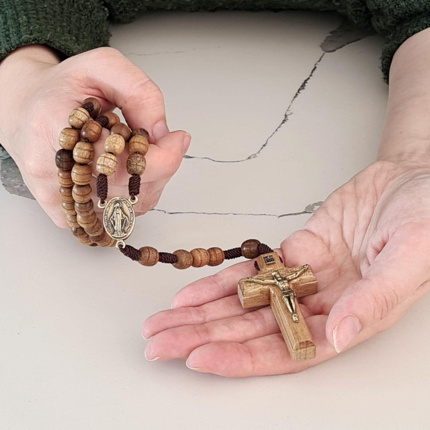 Rosario de Madera Sólida Alexander Castle con Medallón Madonna